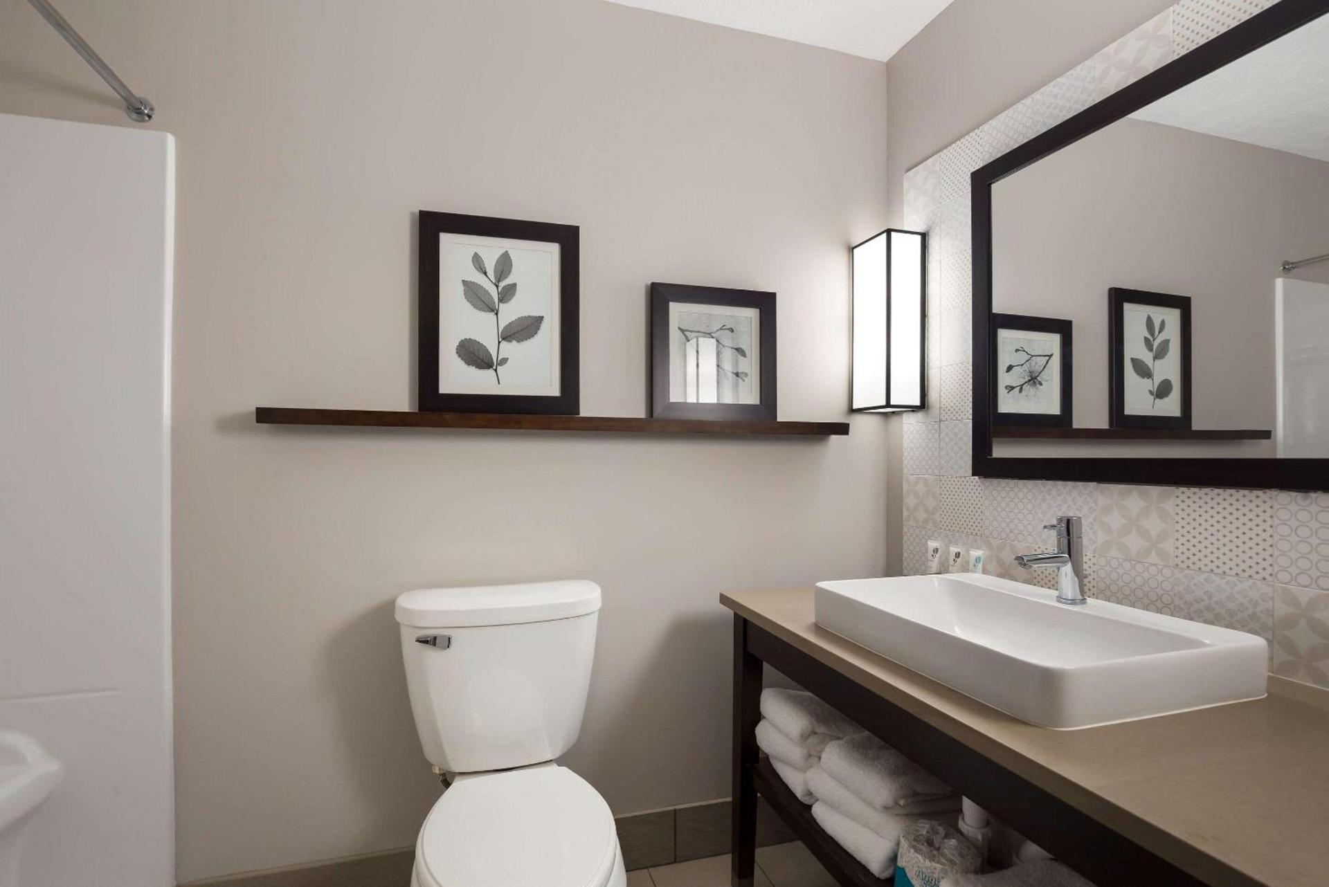 Country Inn & Suites by Radisson, Marion, IL photo 37