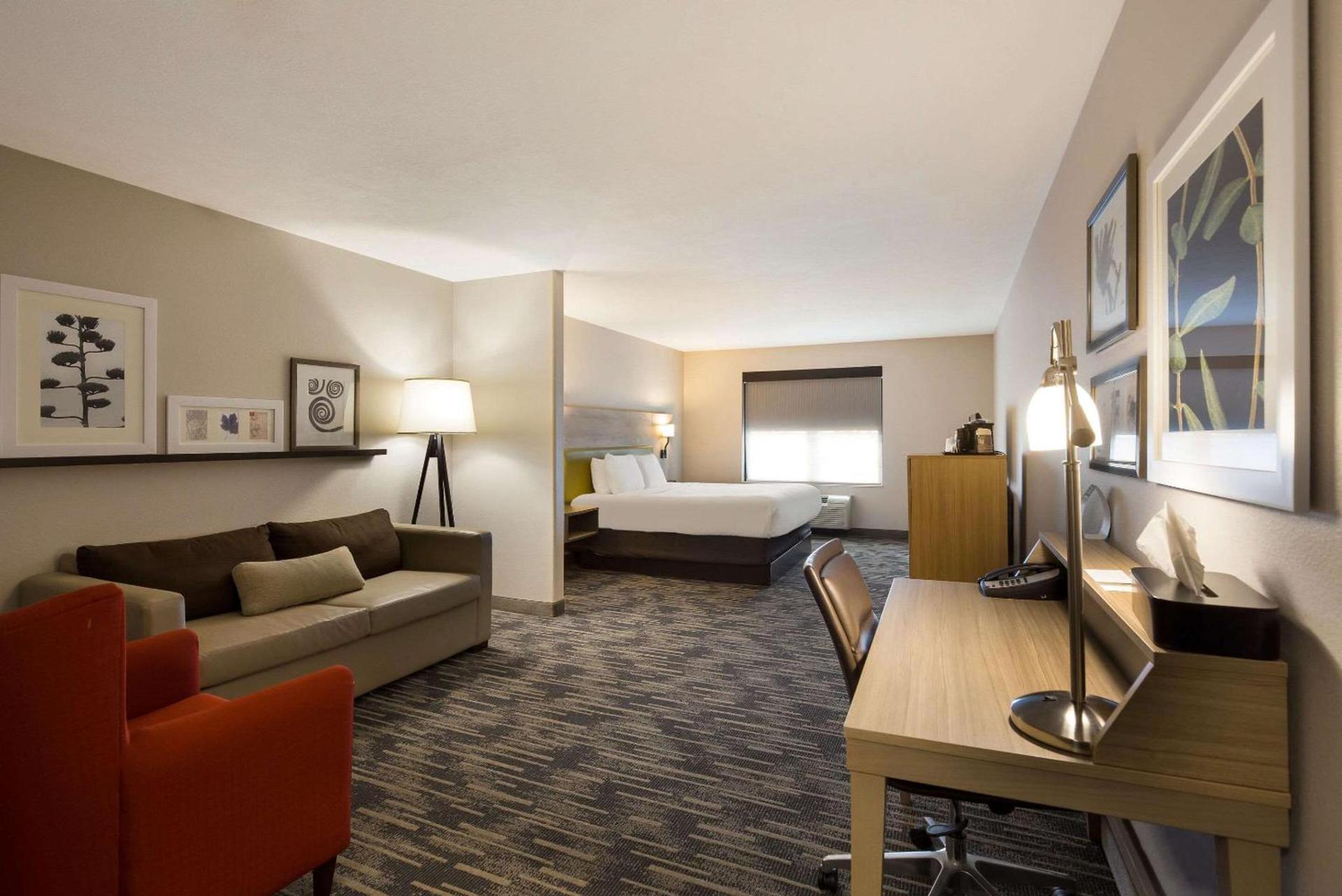 Country Inn & Suites by Radisson, Marion, IL photo 38