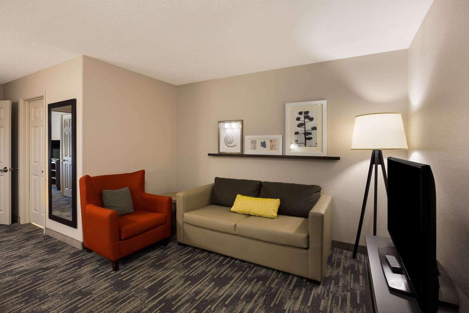 Country Inn & Suites by Radisson, Marion, IL photo 40