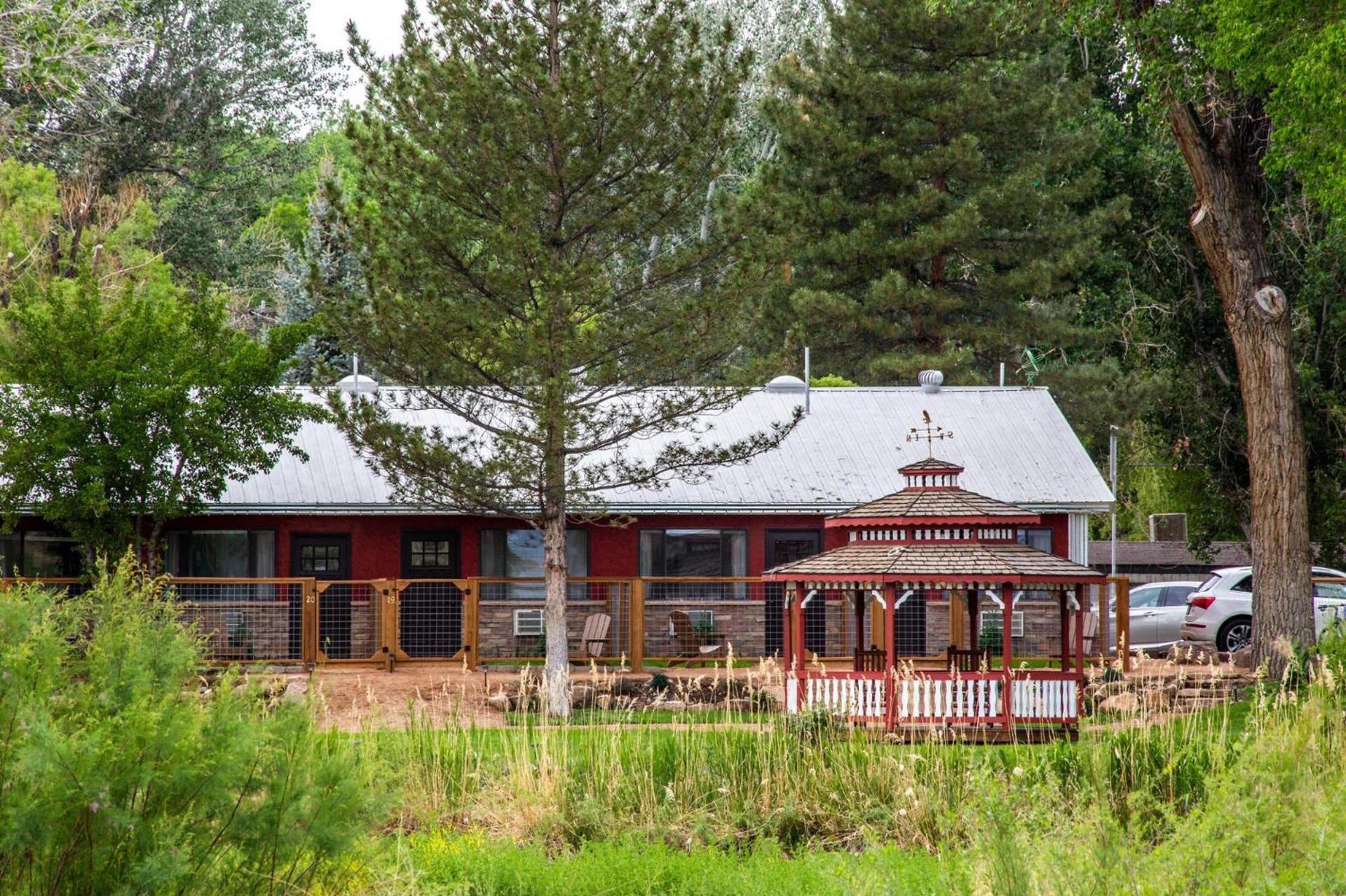 Riverwood Resort on the Gunnison photo 7