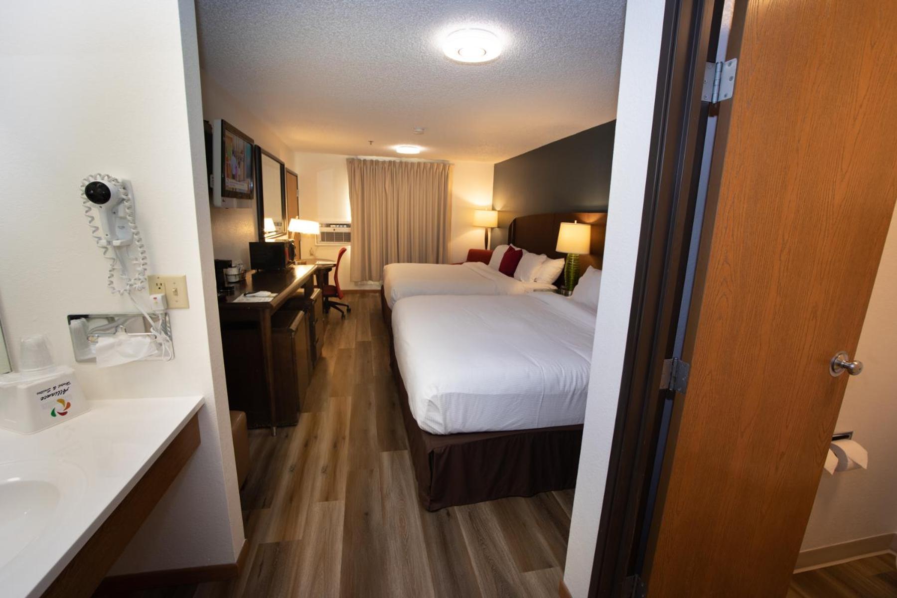 Alliance Hotel & Suites, a Howard Johnson by Wyndham photo 15