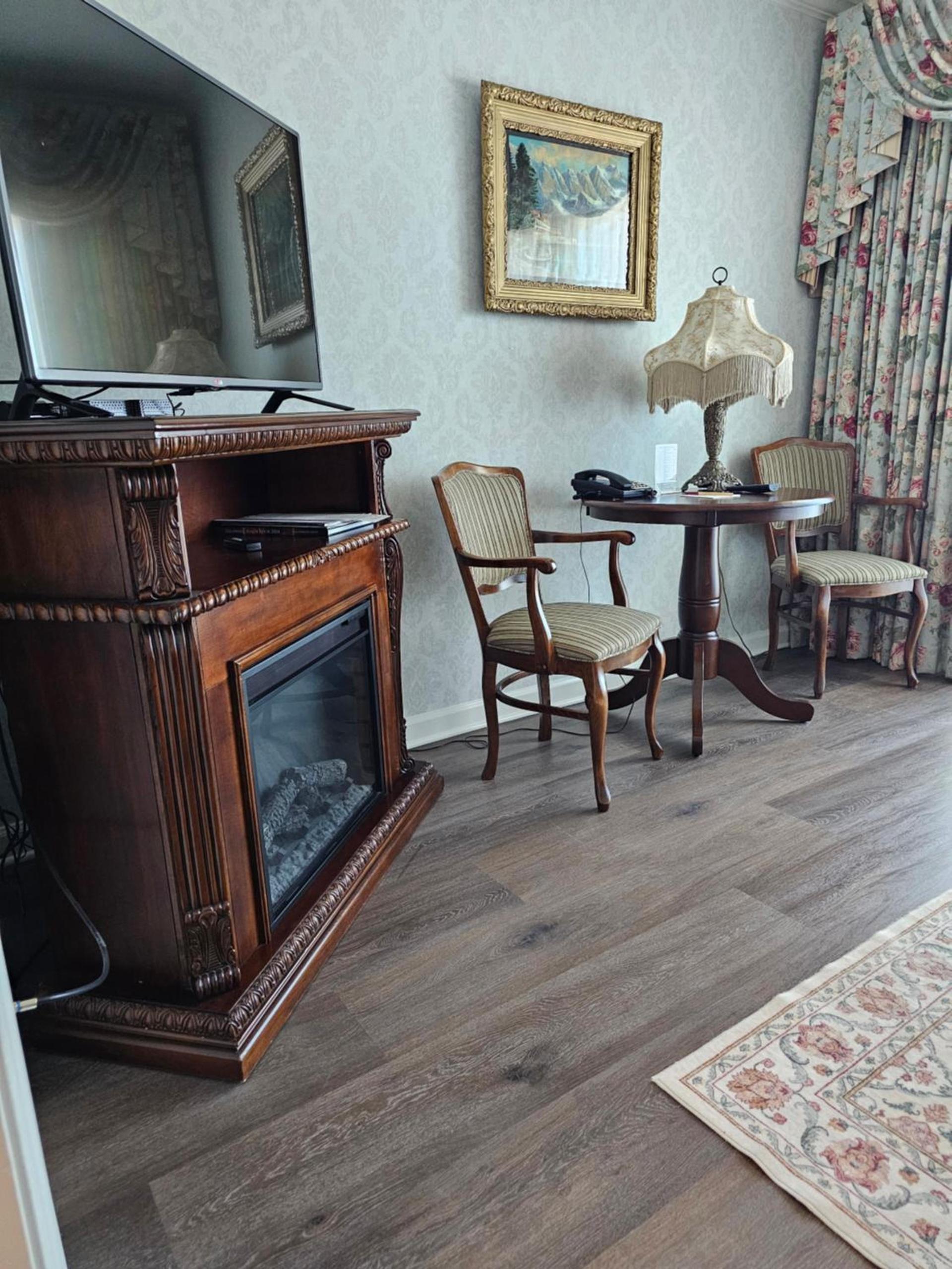Boardwalk Plaza Hotel photo 44