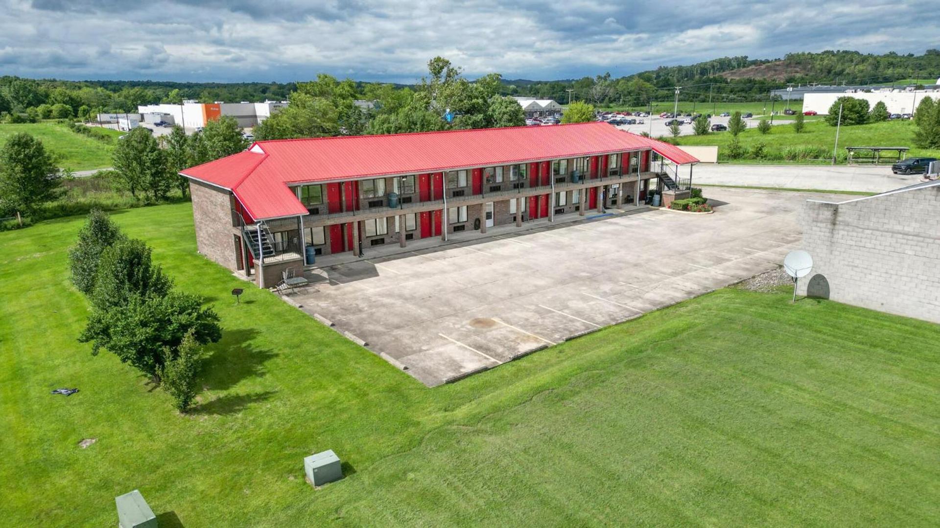 Country Nights Inn photo 1