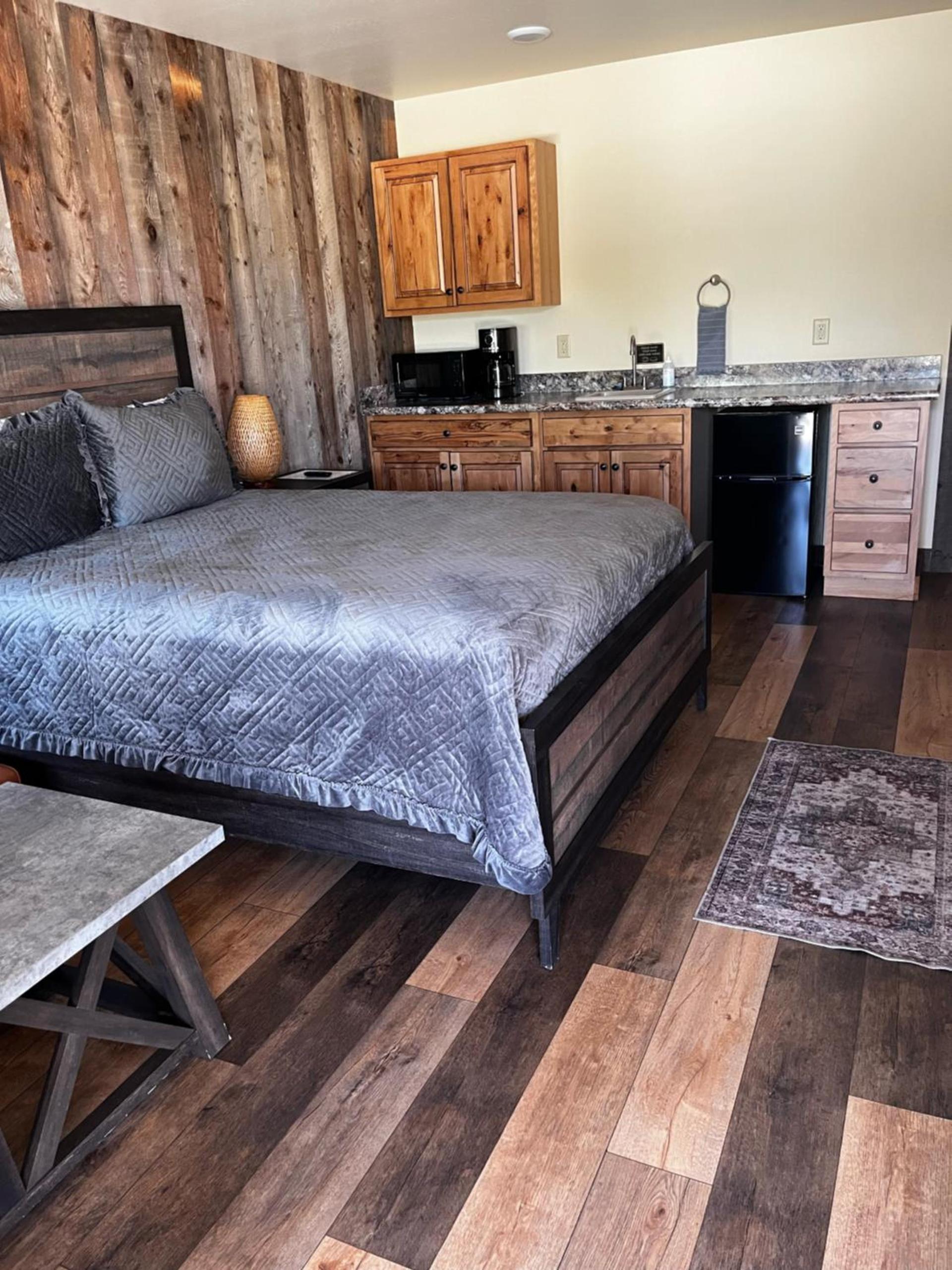 Rhodopa Lodge at Yellowstone photo 18