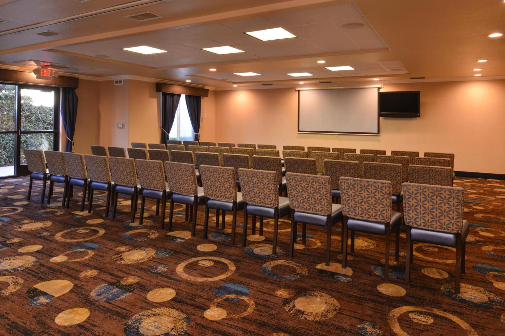 Holiday Inn Express & Suites Lathrop by IHG photo 39