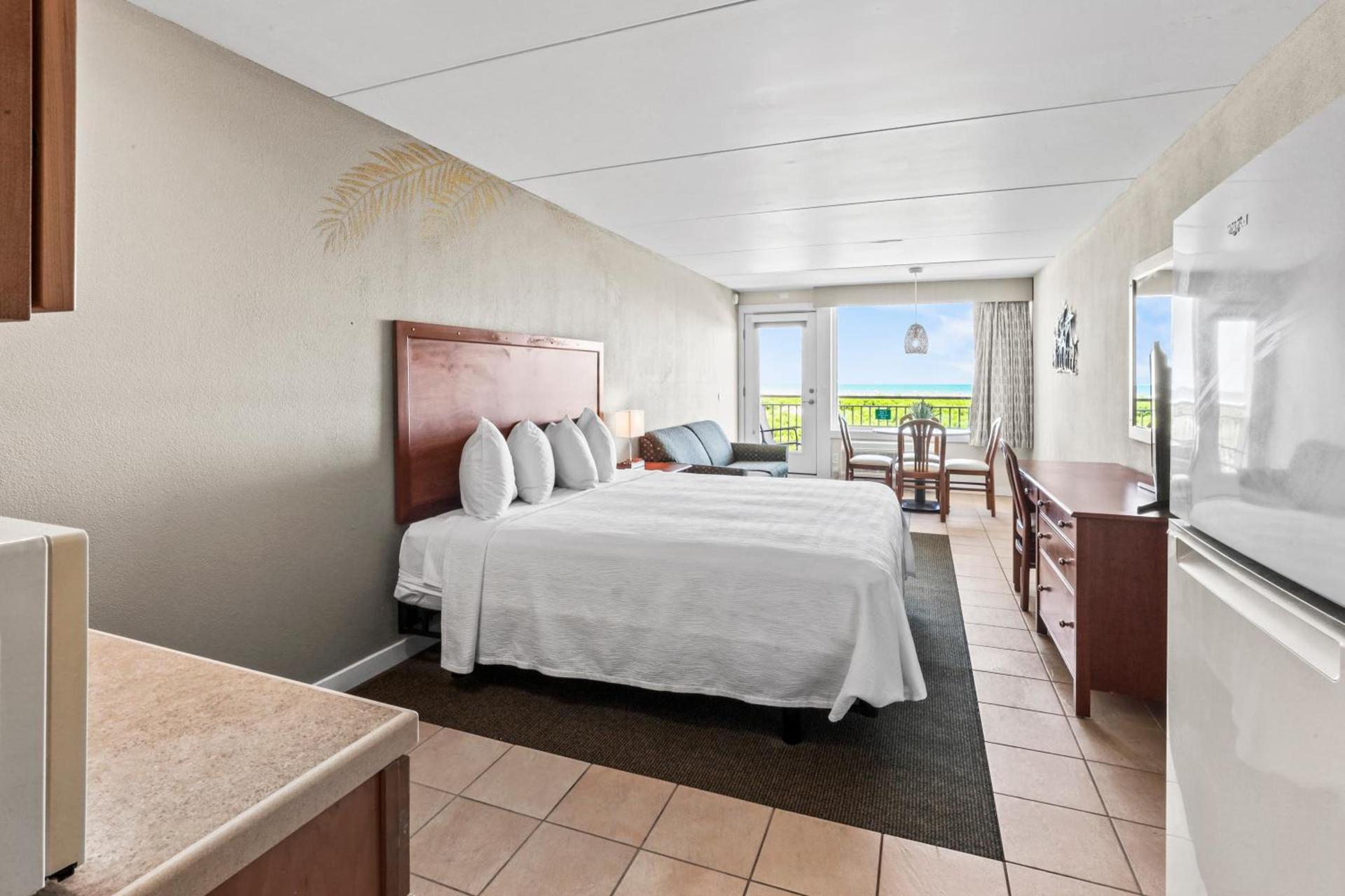 Waikiki Oceanfront Resort photo 39