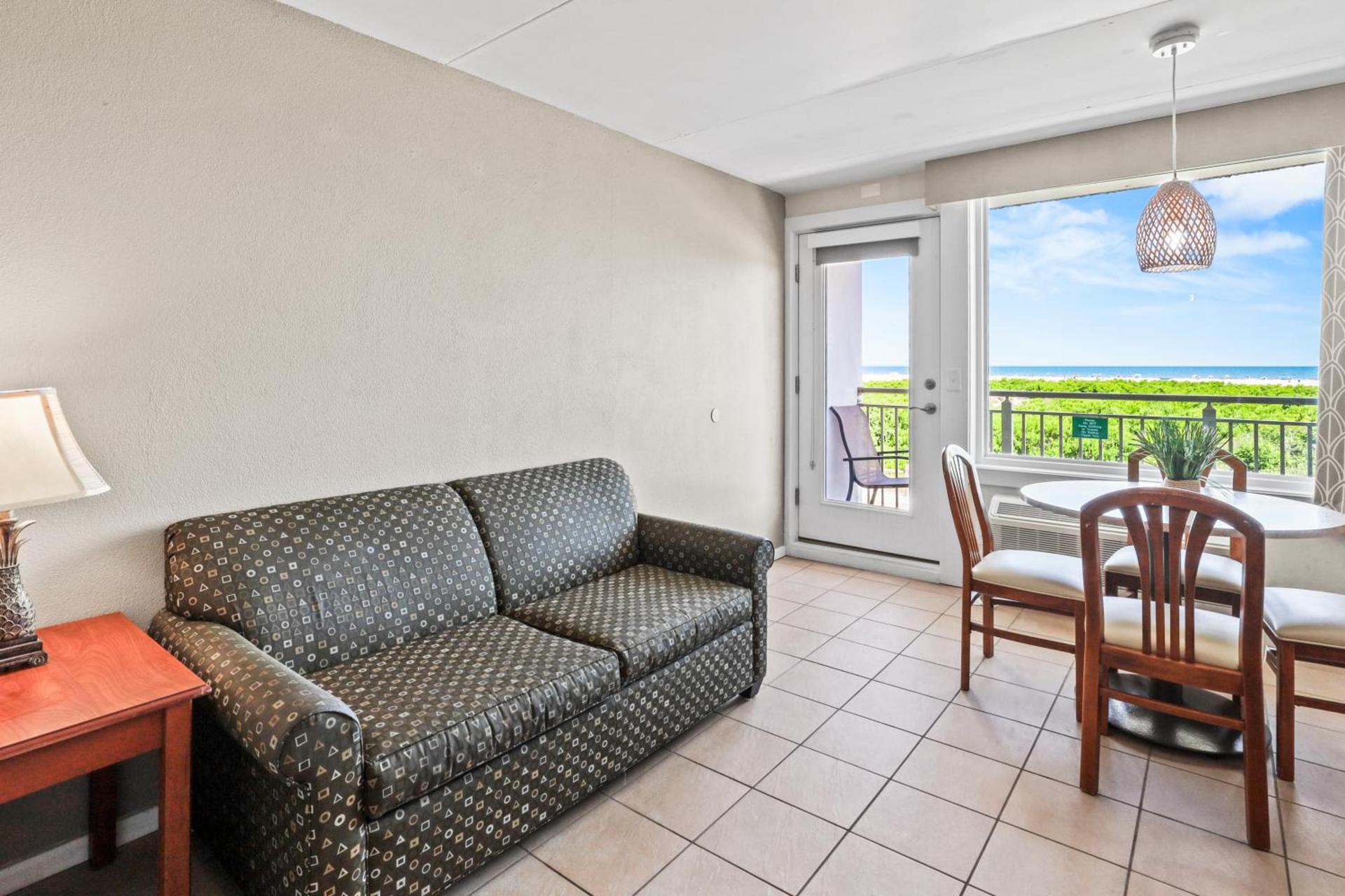 Waikiki Oceanfront Resort photo 56