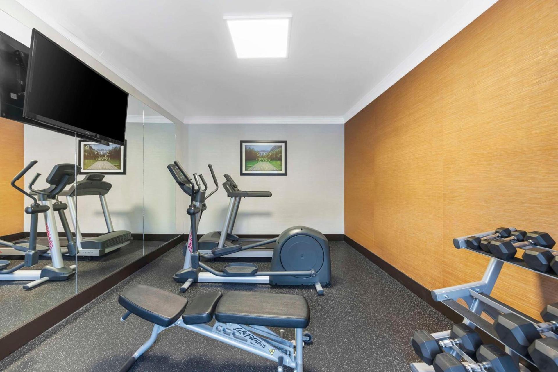 Best Western Brentwood photo 9