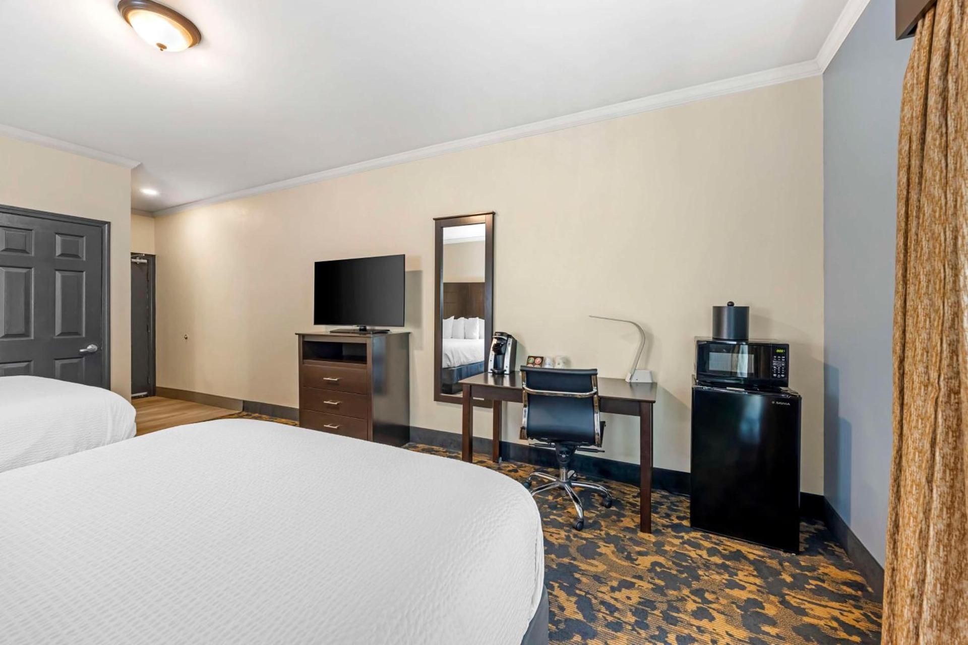 Best Western Brentwood photo 14