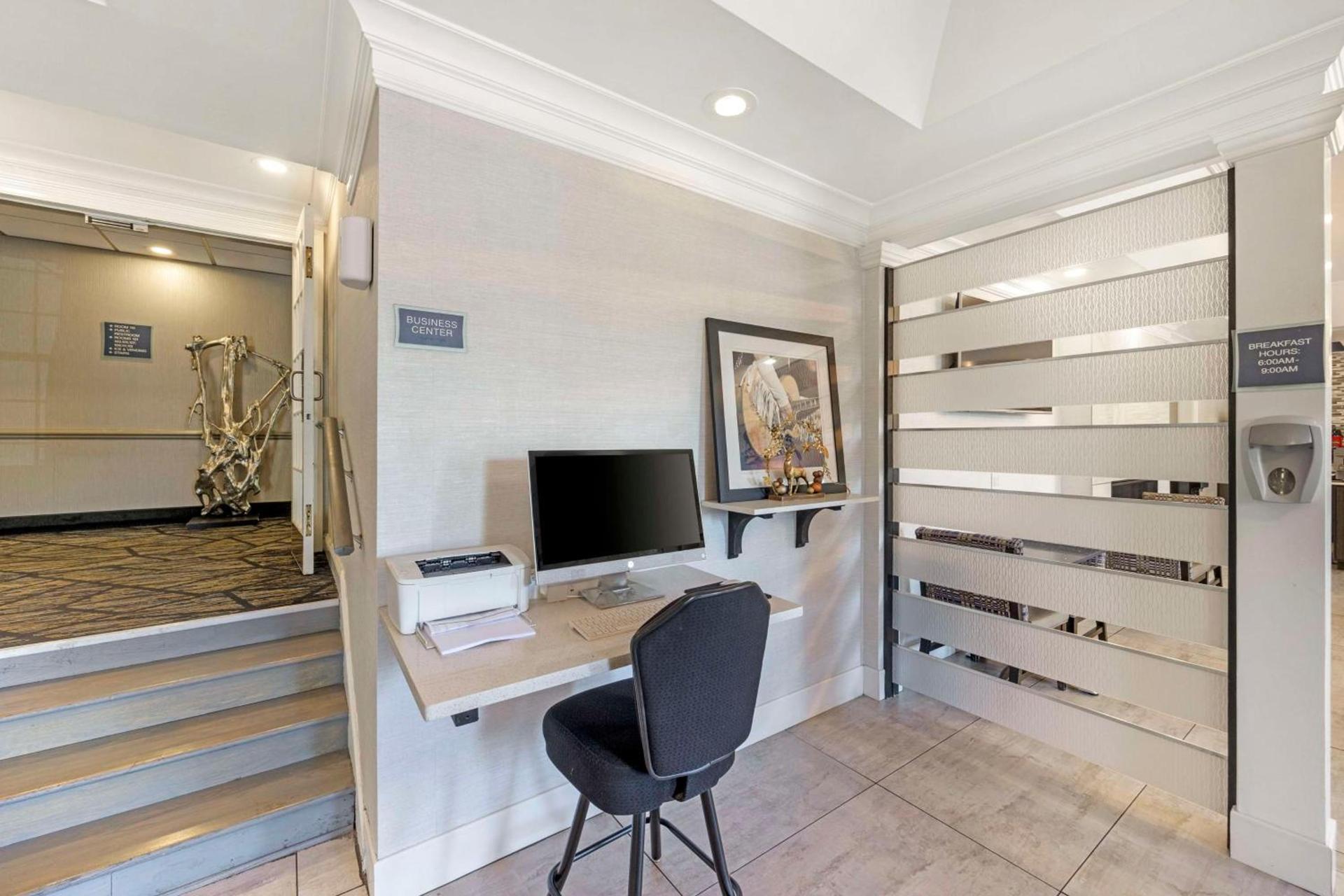 Best Western Brentwood photo 22