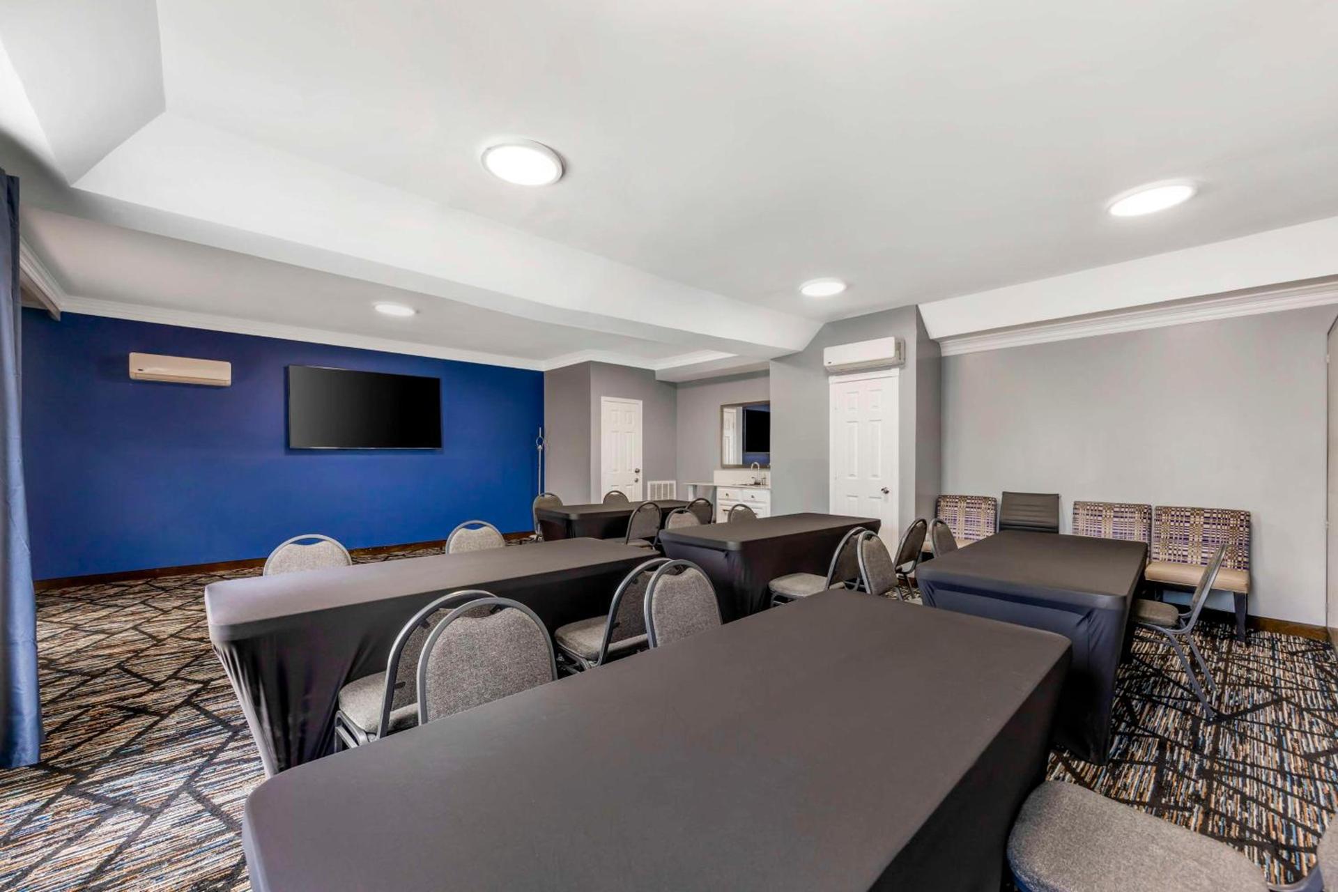 Best Western Brentwood photo 23
