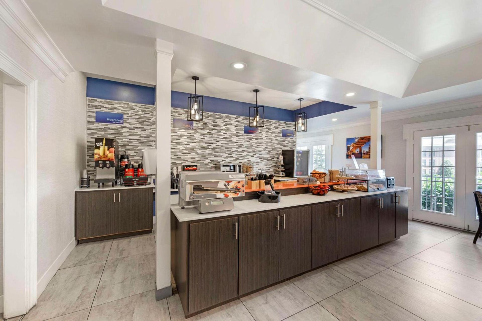 Best Western Brentwood photo 25
