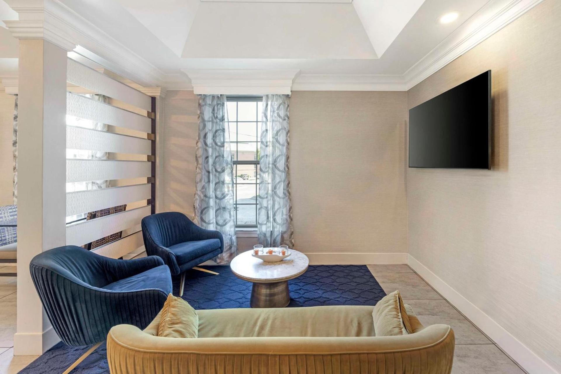 Best Western Brentwood photo 26