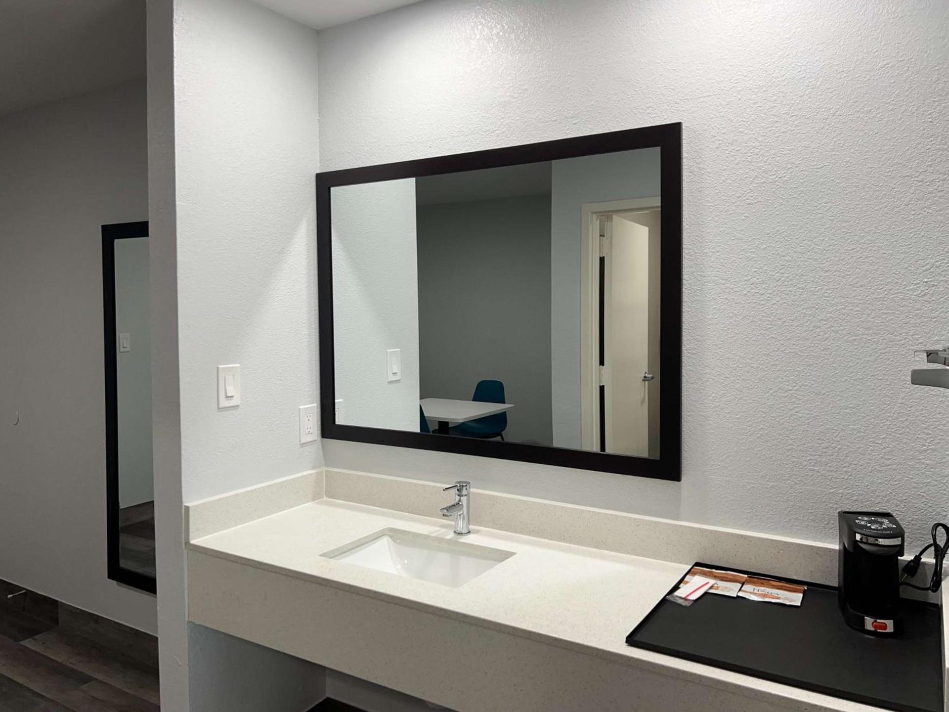 Motel 6-Brenham, TX photo 22