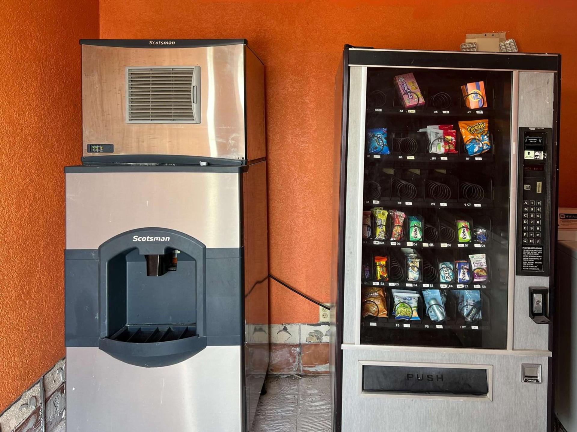 Motel 6-Brenham, TX photo 28