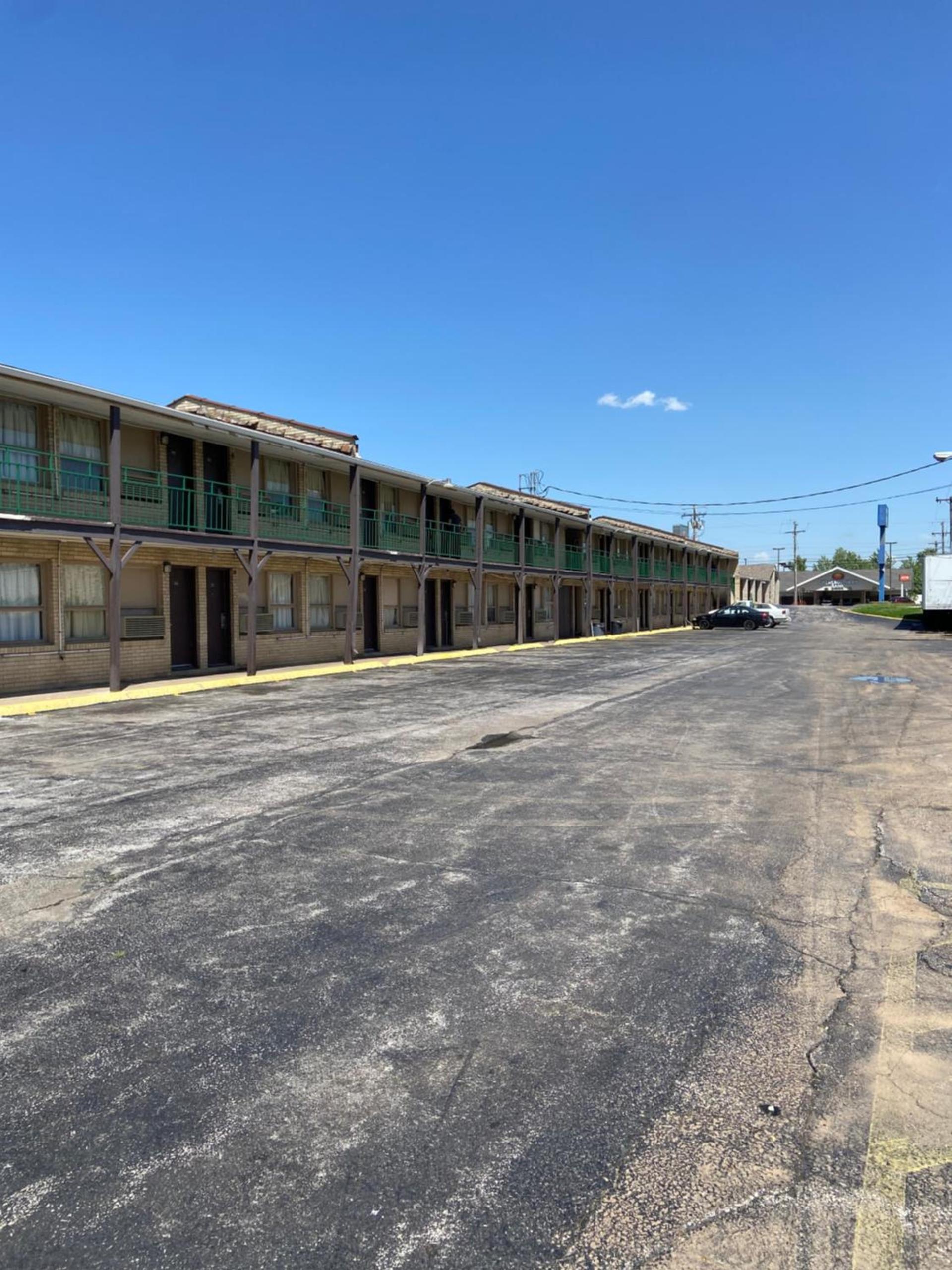 Glenstone place extended stay motel photo 2