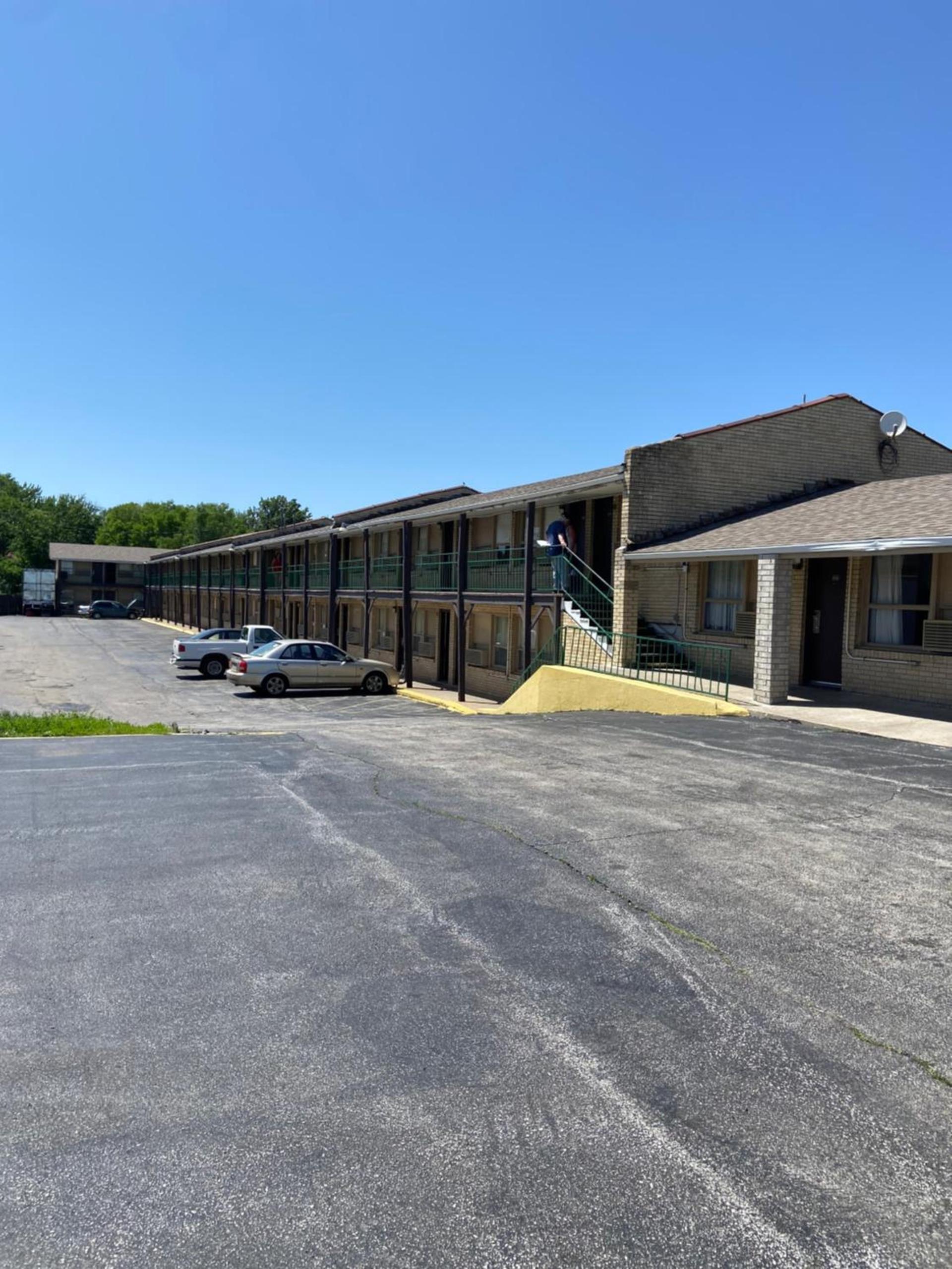 Glenstone place extended stay motel photo 10