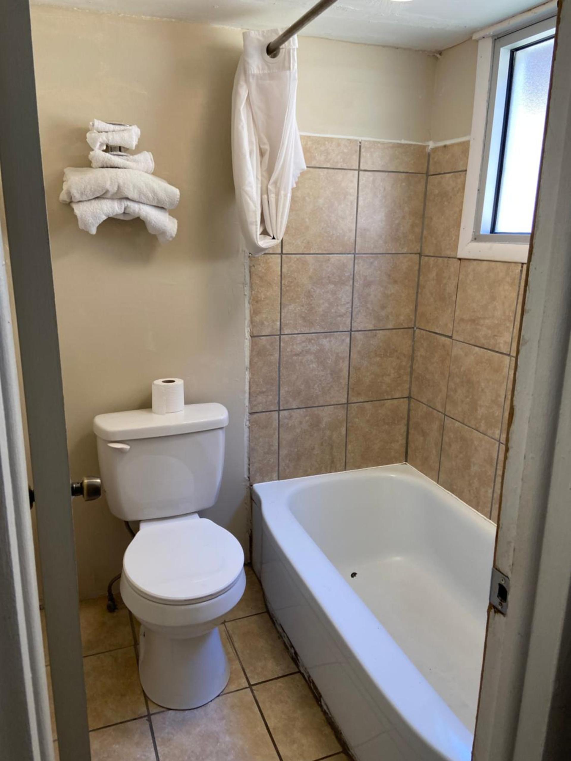Glenstone place extended stay motel photo 15