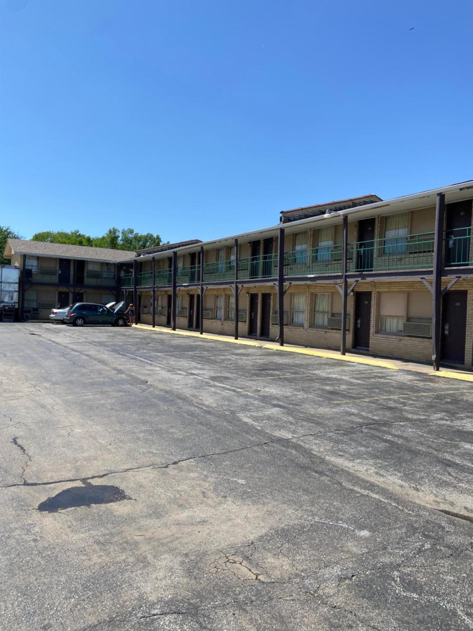 Glenstone place extended stay motel photo 17