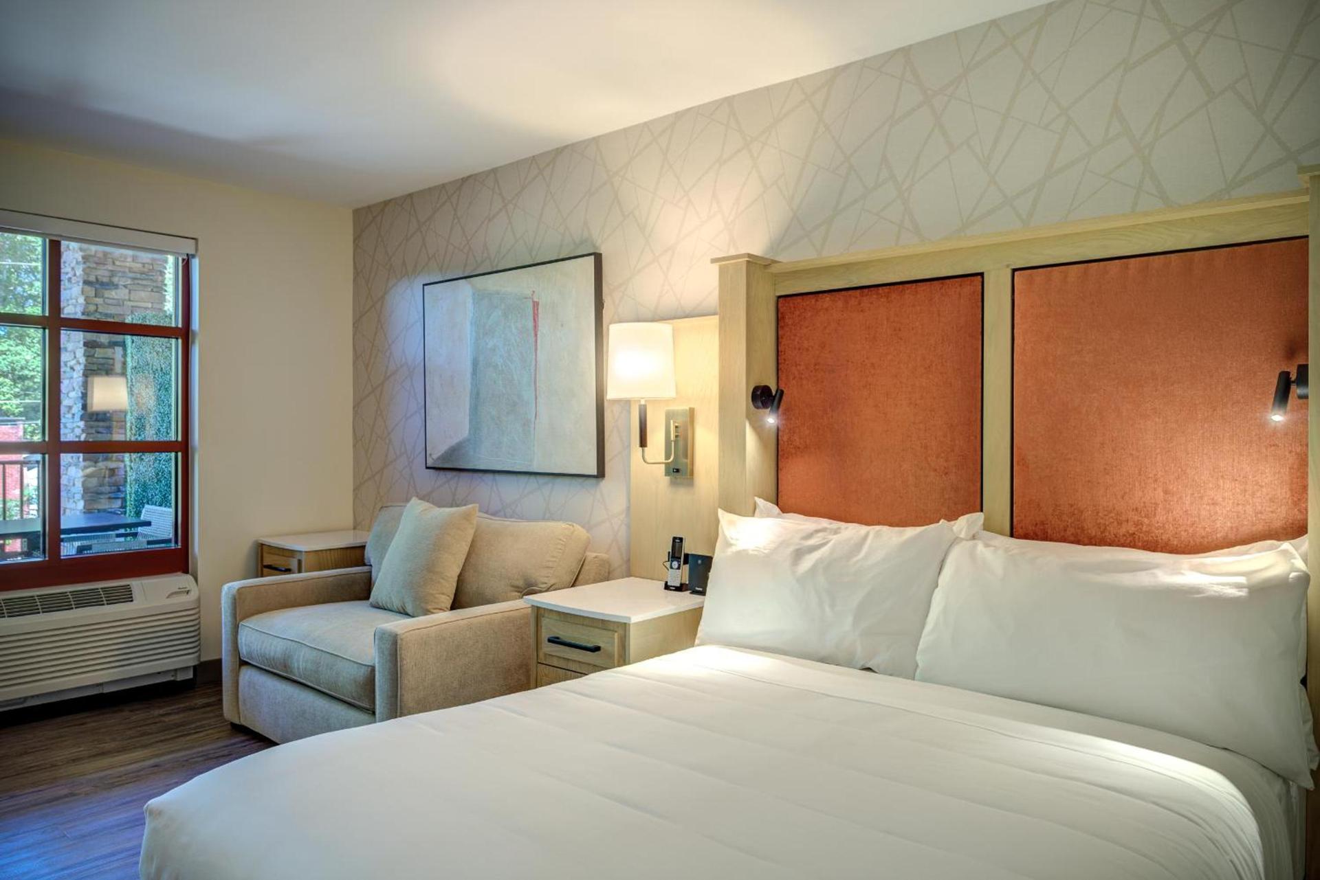 The Embers Hotel photo 78