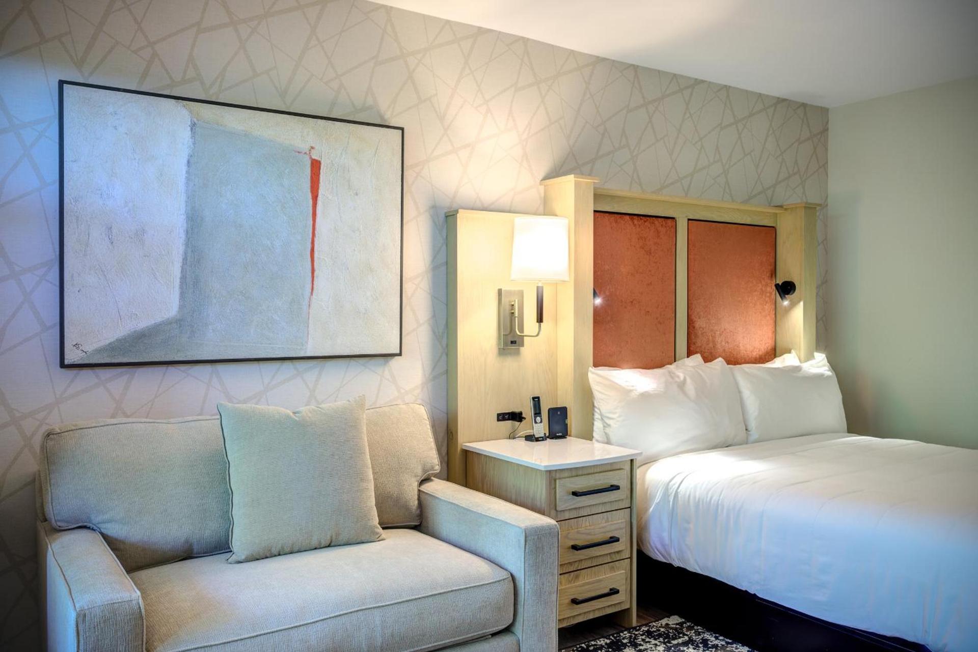 The Embers Hotel photo 81