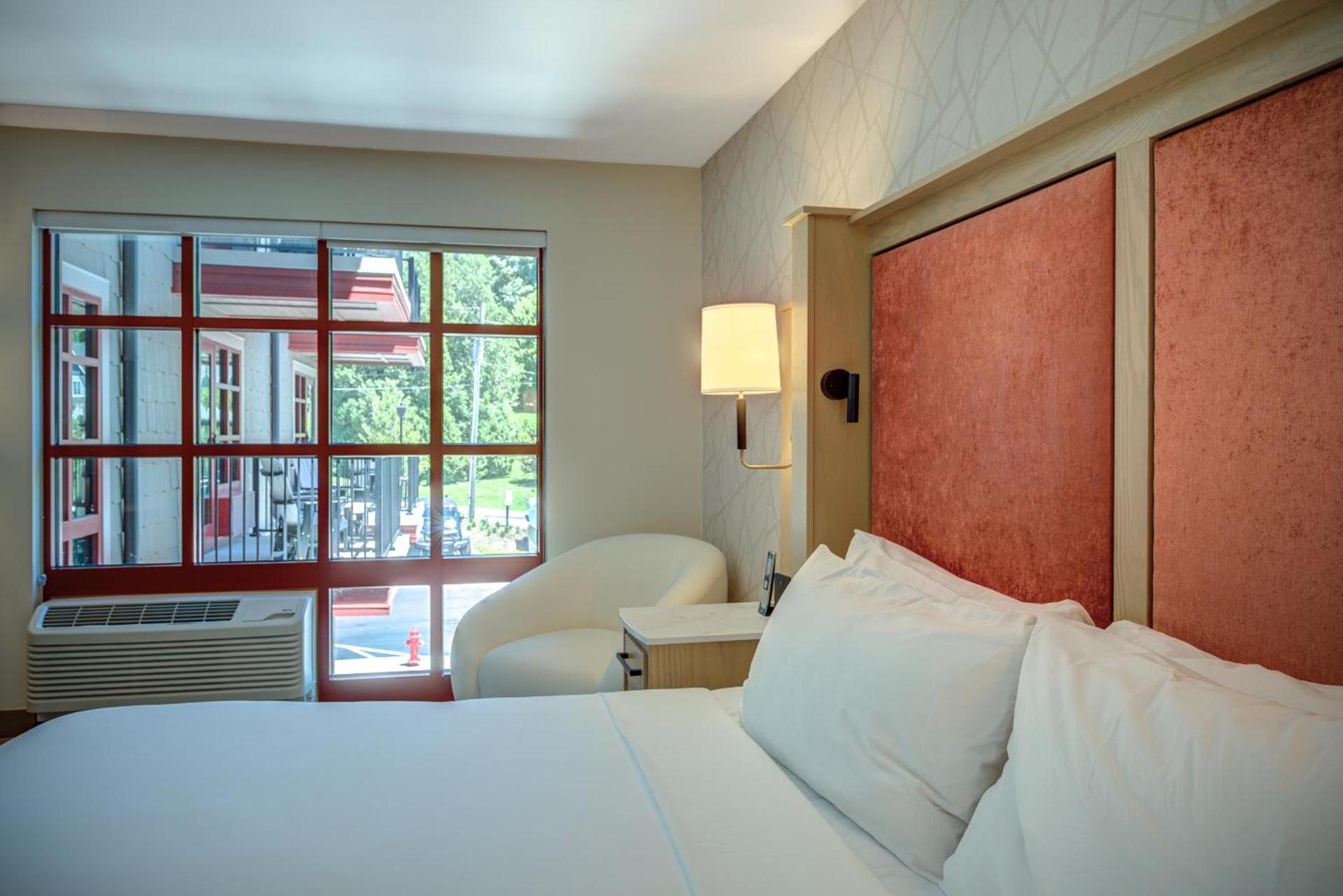 The Embers Hotel photo 3