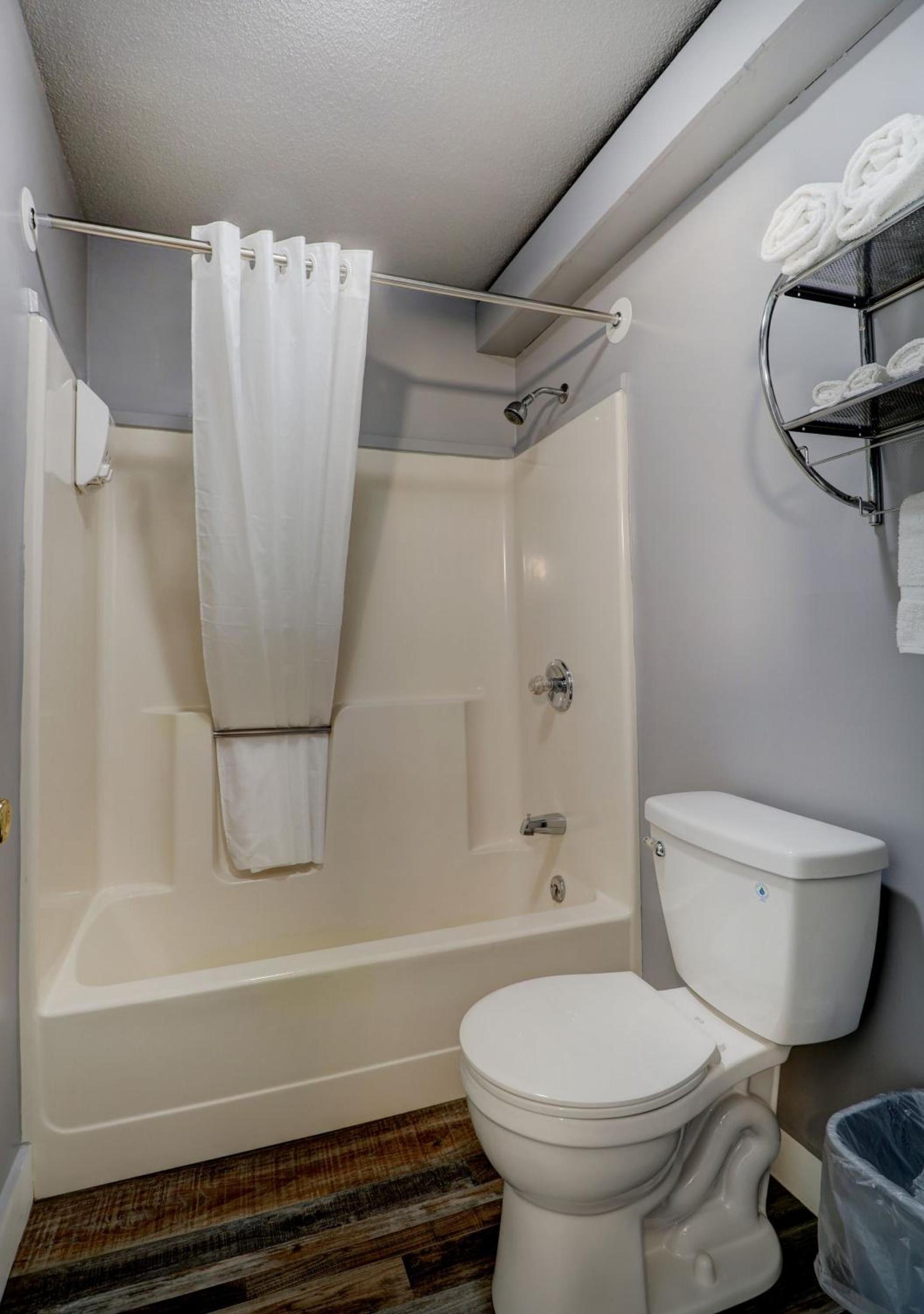 Canaan Motel photo 24