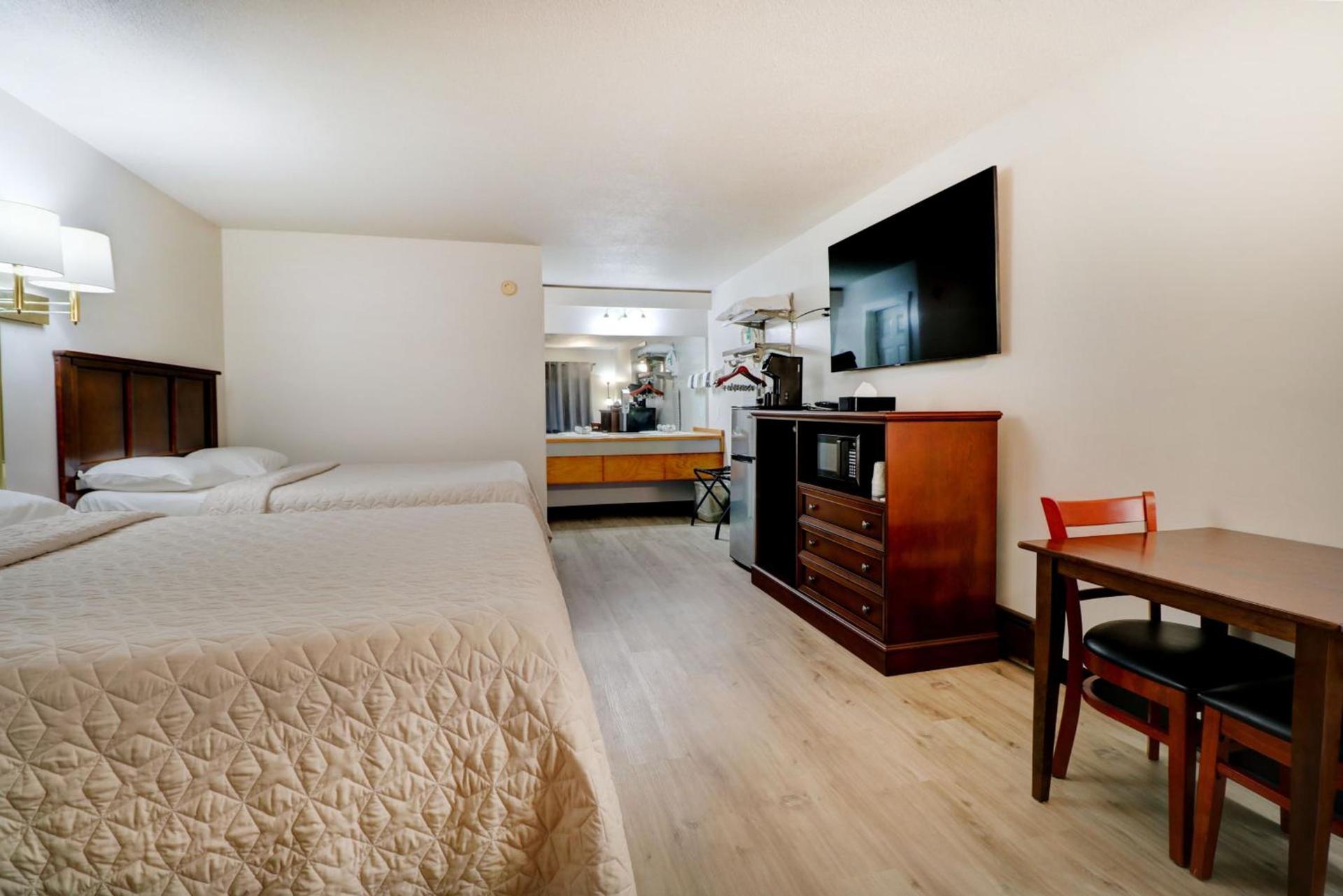Canaan Motel photo 11