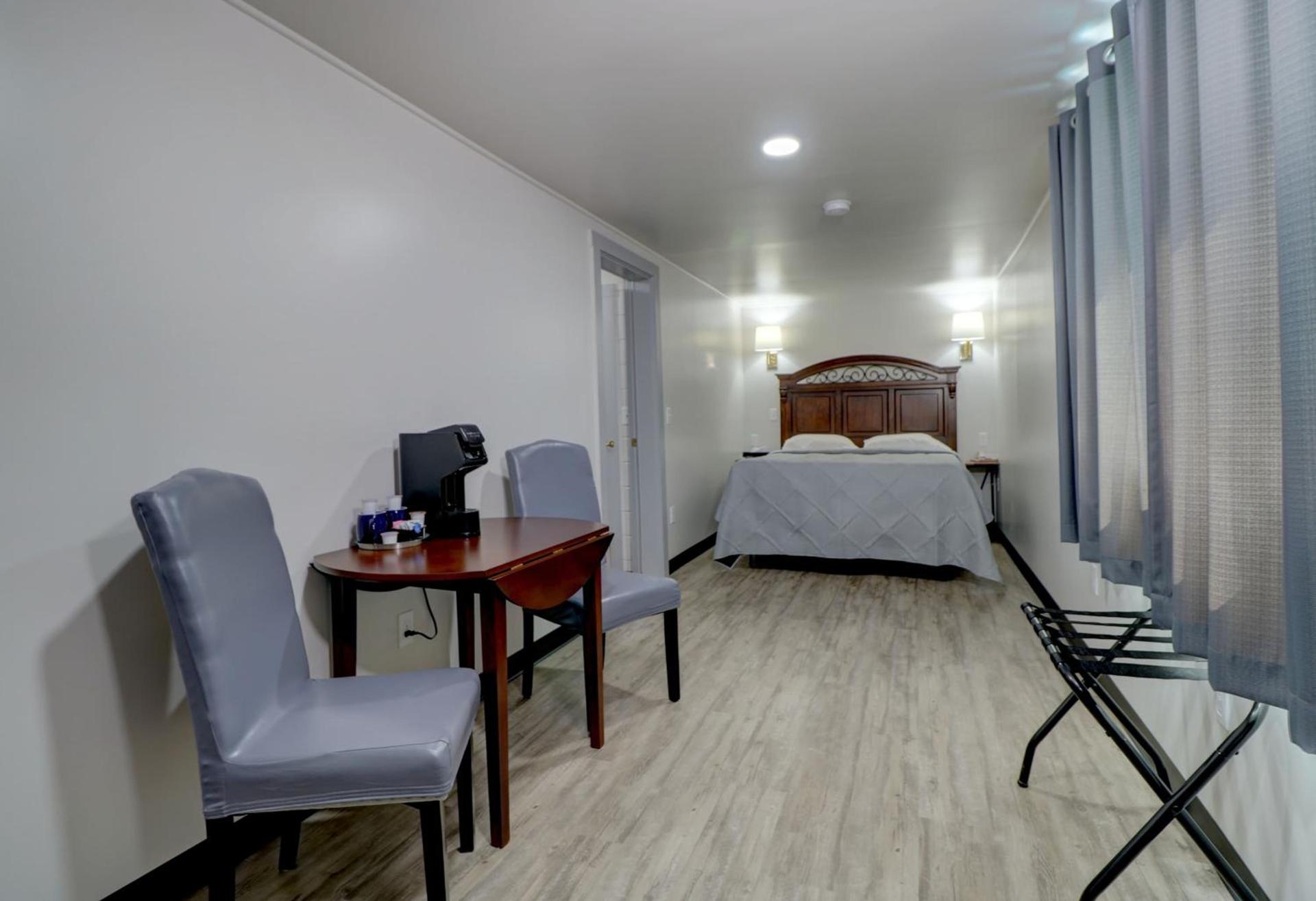 Canaan Motel photo 38