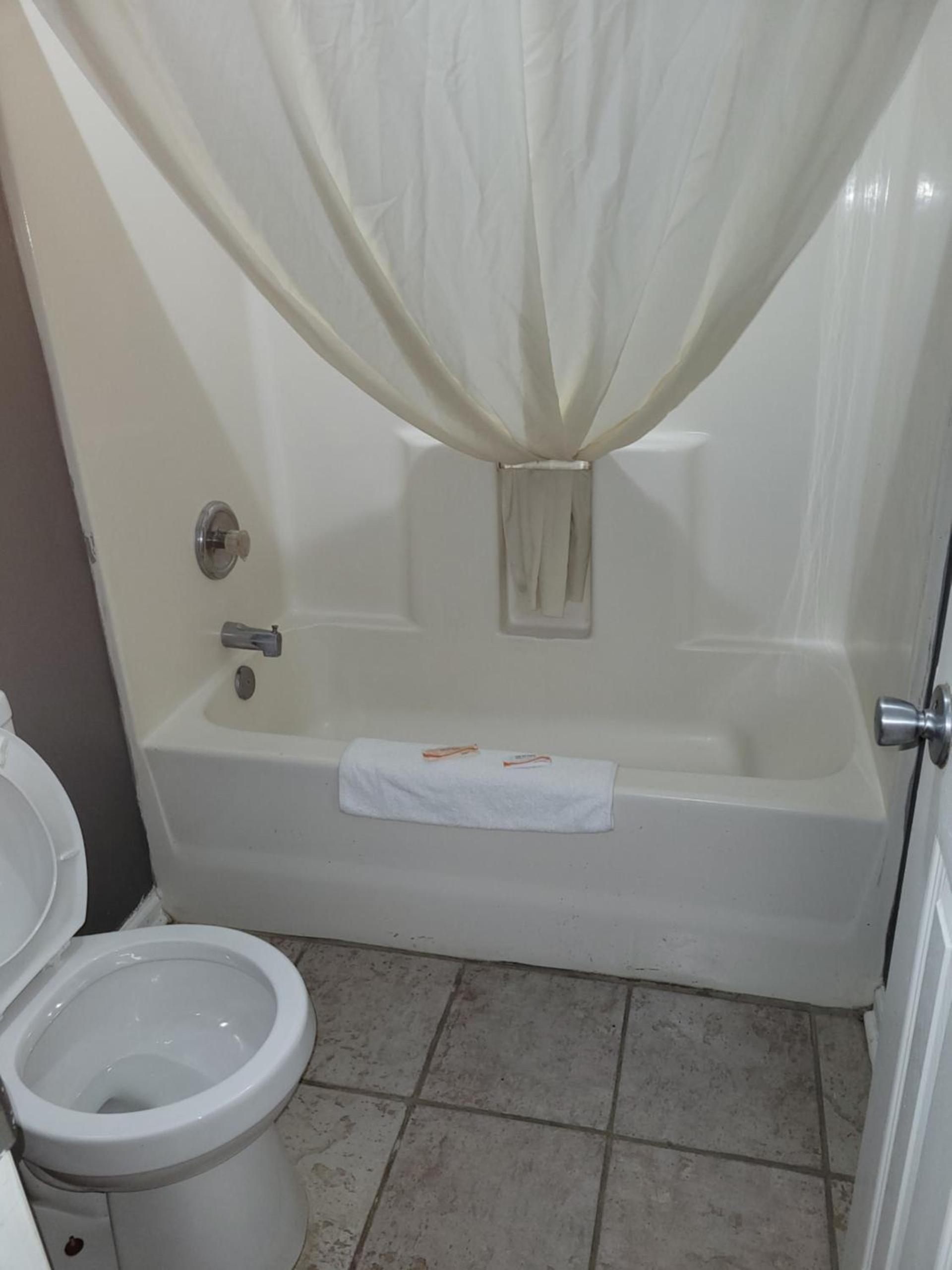 Countryside Inn photo 3