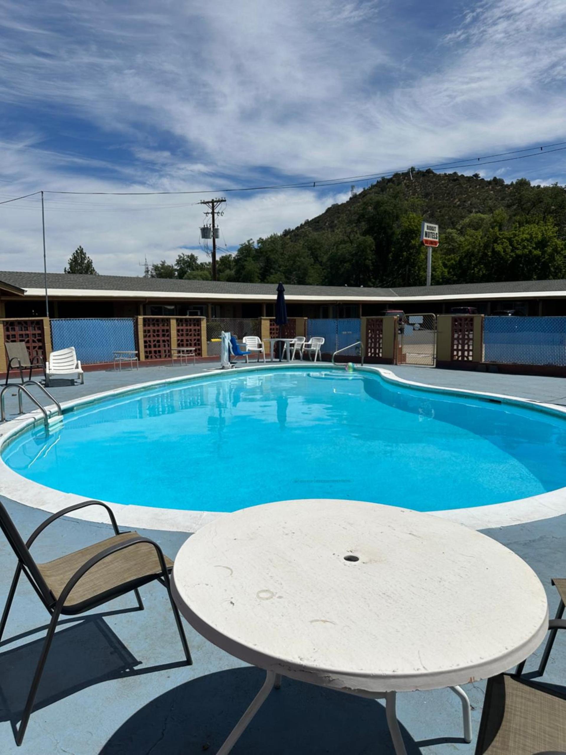 Relax Inn Yreka photo 4