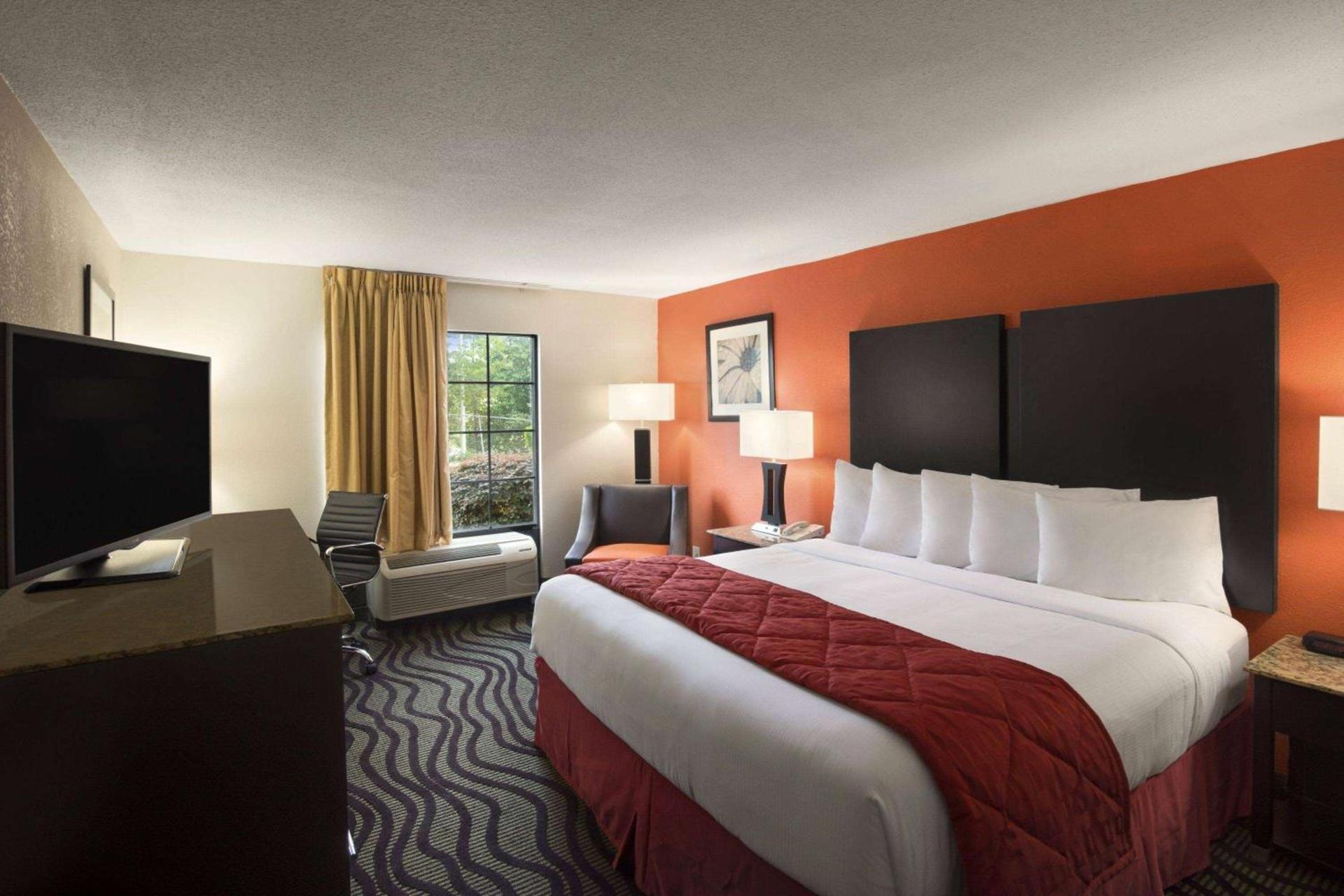 Days Inn by Wyndham Rome Downtown photo 5