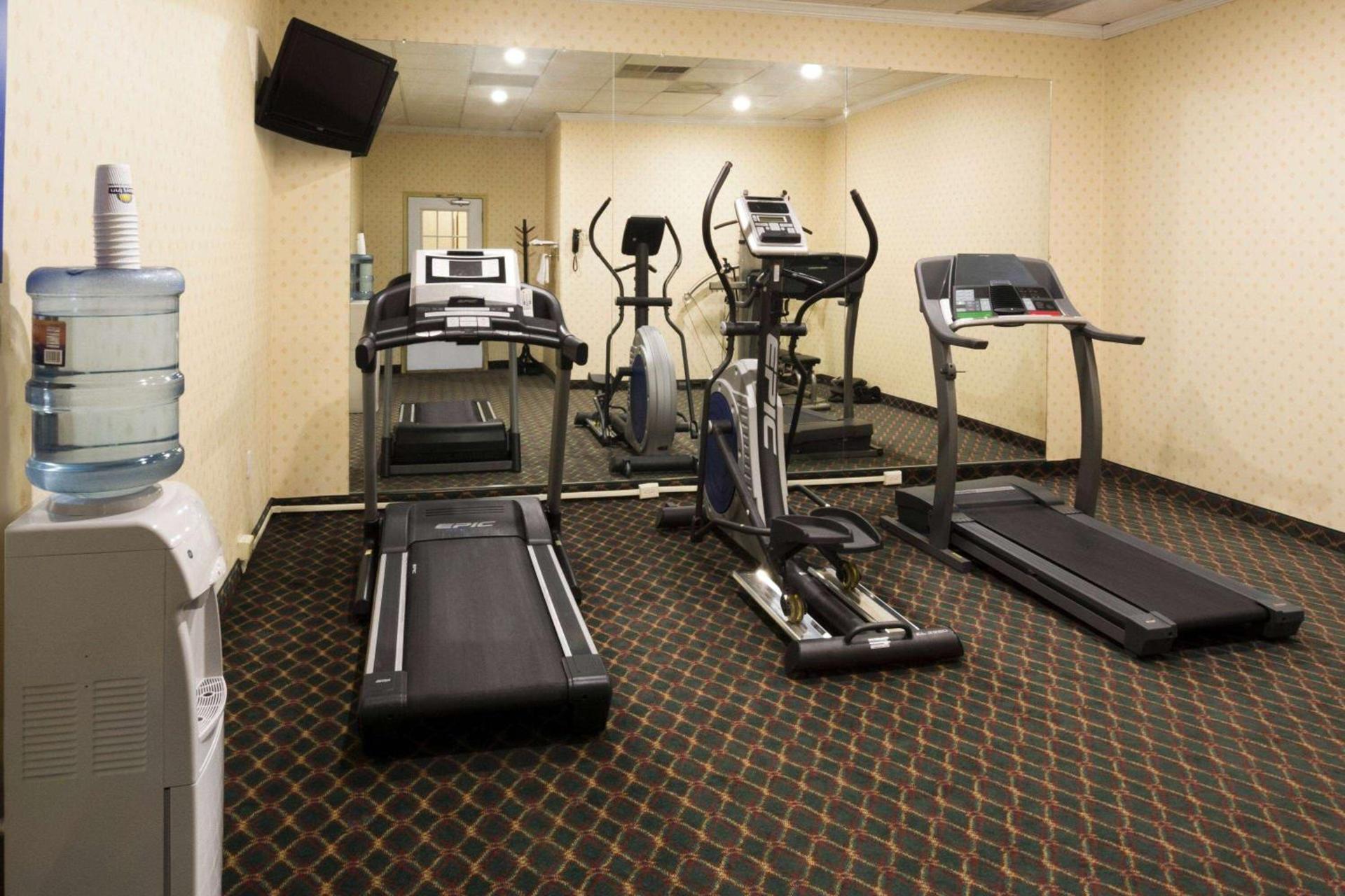 Days Inn by Wyndham Rome Downtown photo 4
