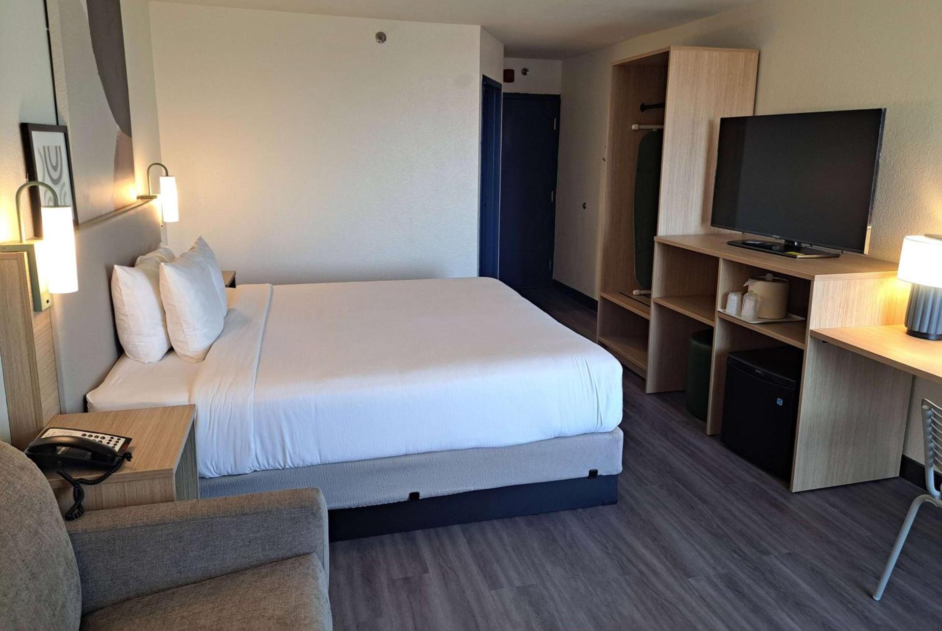 Spark by Hilton Richardson Dallas photo 14