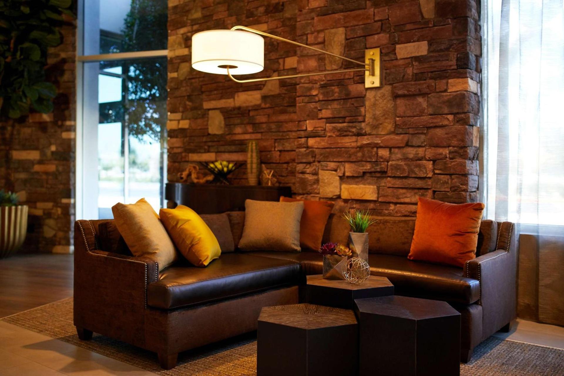 Hyatt Place Las Vegas at Silverton Village photo 3