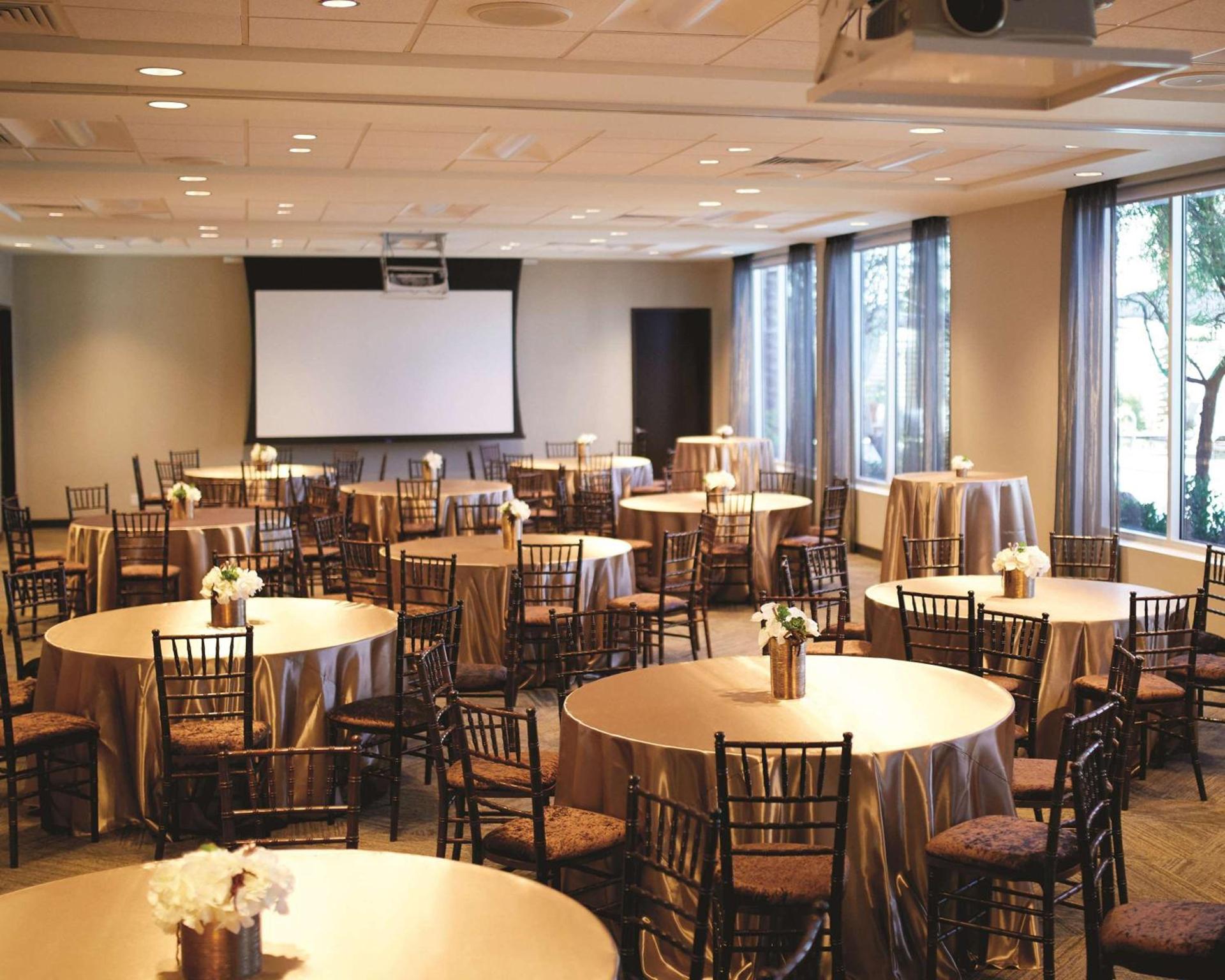 Hyatt Place Las Vegas at Silverton Village photo 12