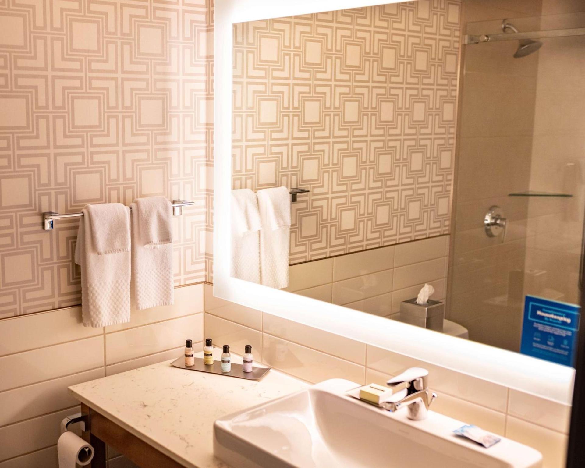 The Lismore Hotel Eau Claire - a DoubleTree by Hilton photo 31