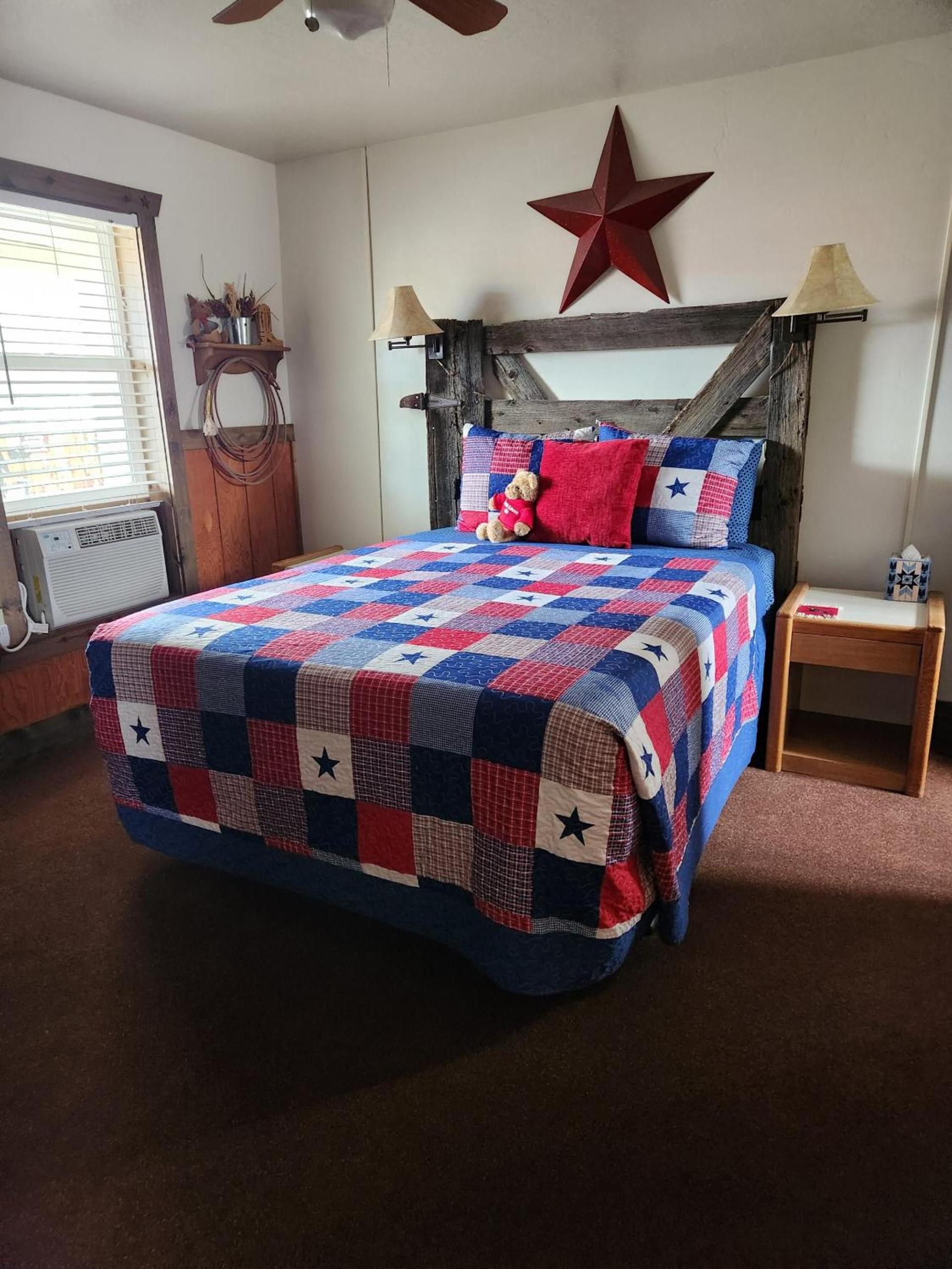 Cowboy Country Inn photo 9