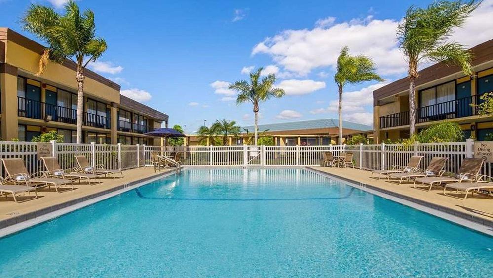 Ramada by Wyndham Cocoa photo 12