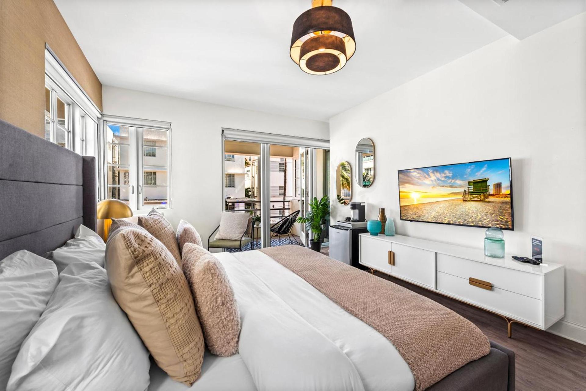 Luxuri Suites photo 40