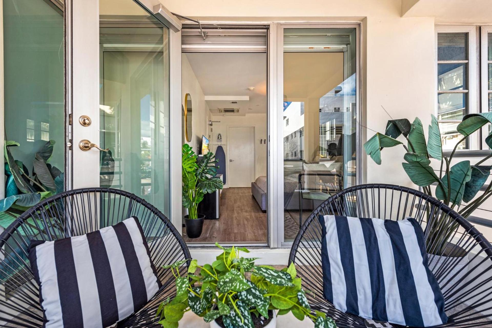 Luxuri Suites photo 44