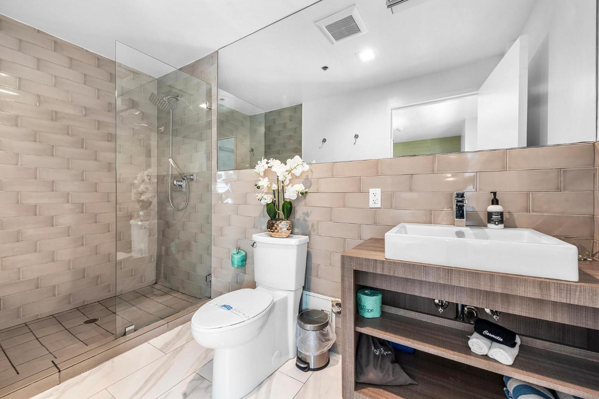 Luxuri Suites photo 50