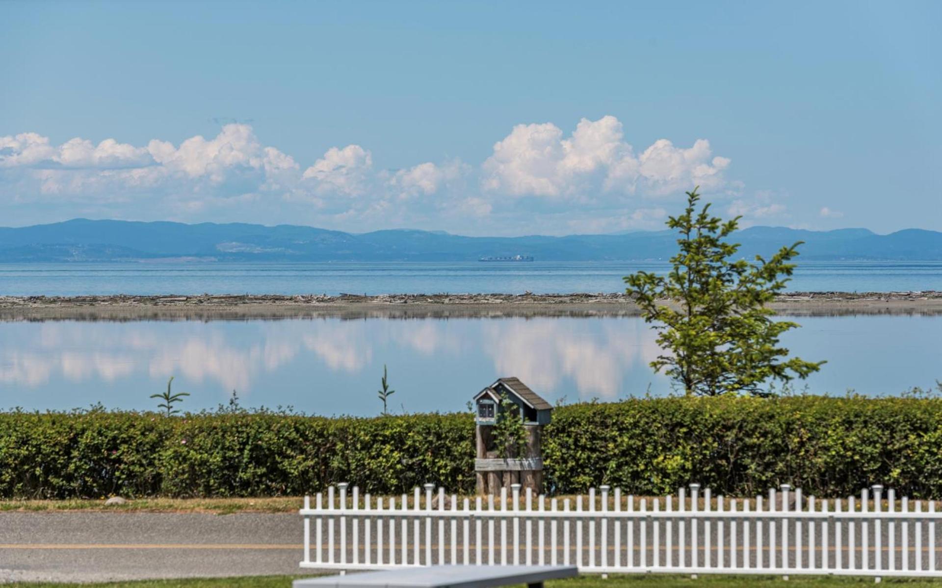 Juan de Fuca Waterfront Hotel & Cottages photo 87