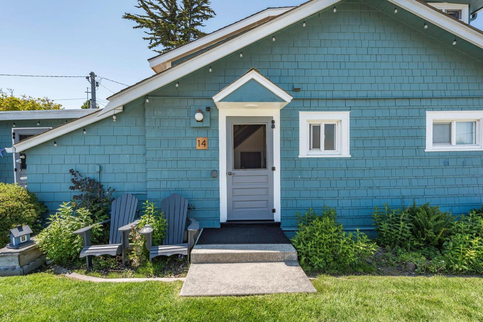 Juan de Fuca Waterfront Hotel & Cottages photo 12
