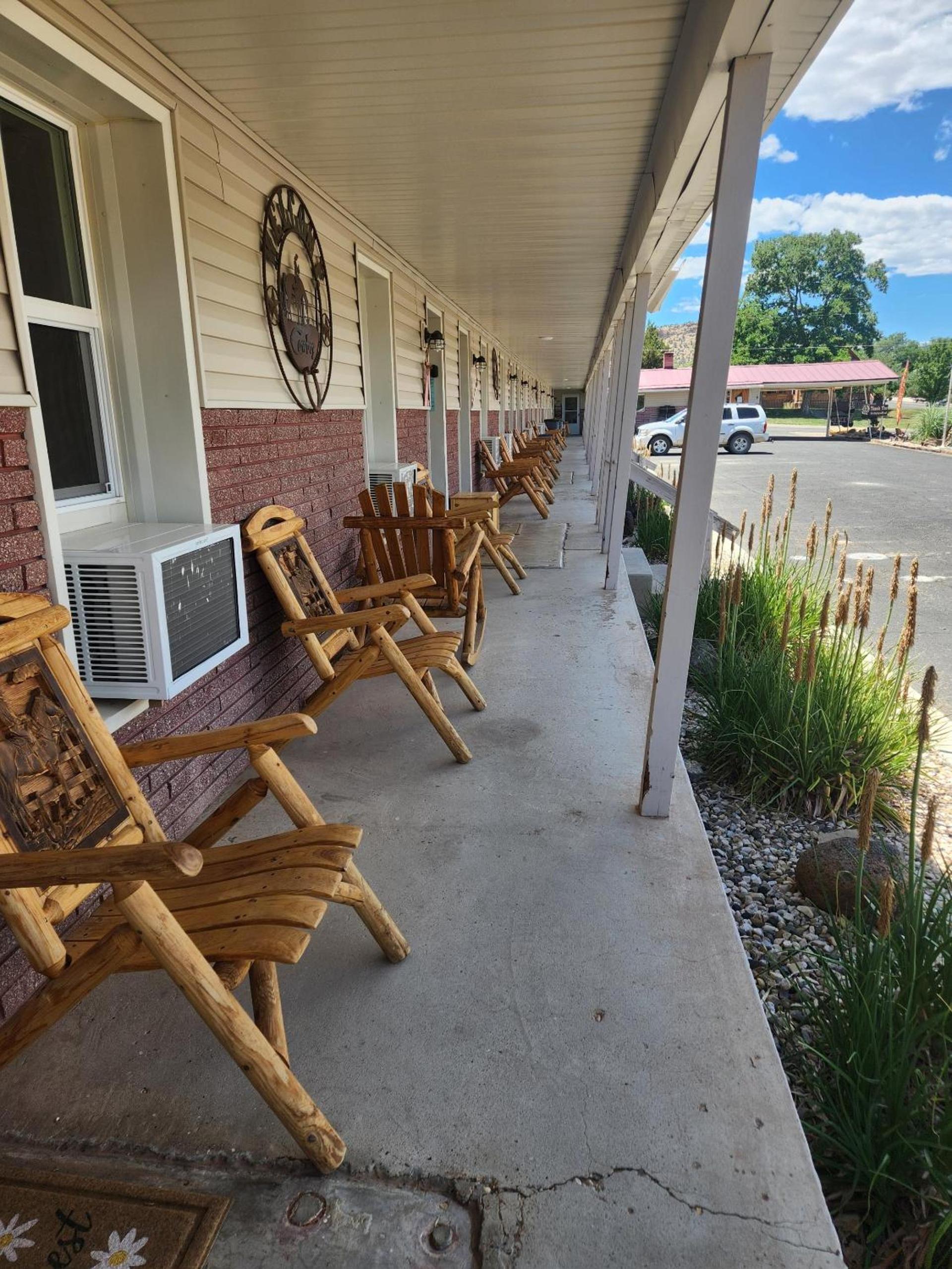 Cowboy Country Inn photo 19