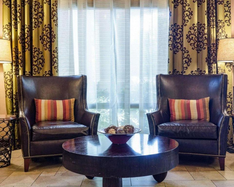 Comfort Suites photo 6