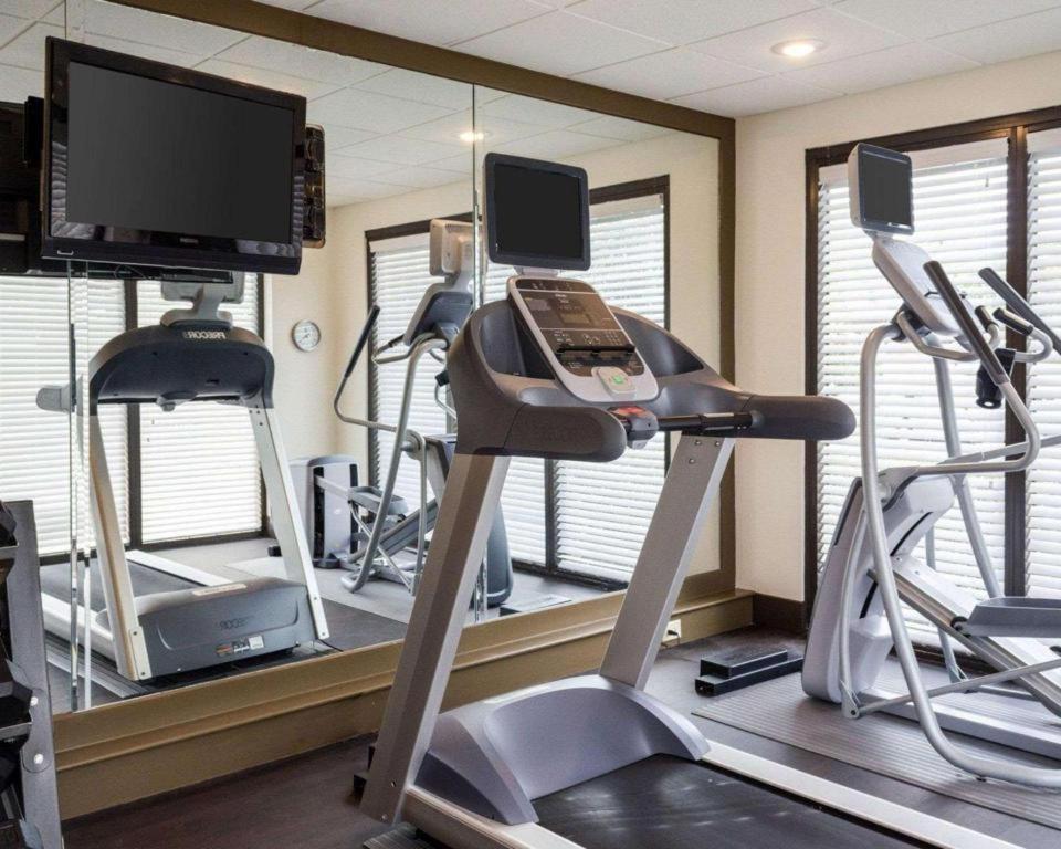 Comfort Suites photo 15