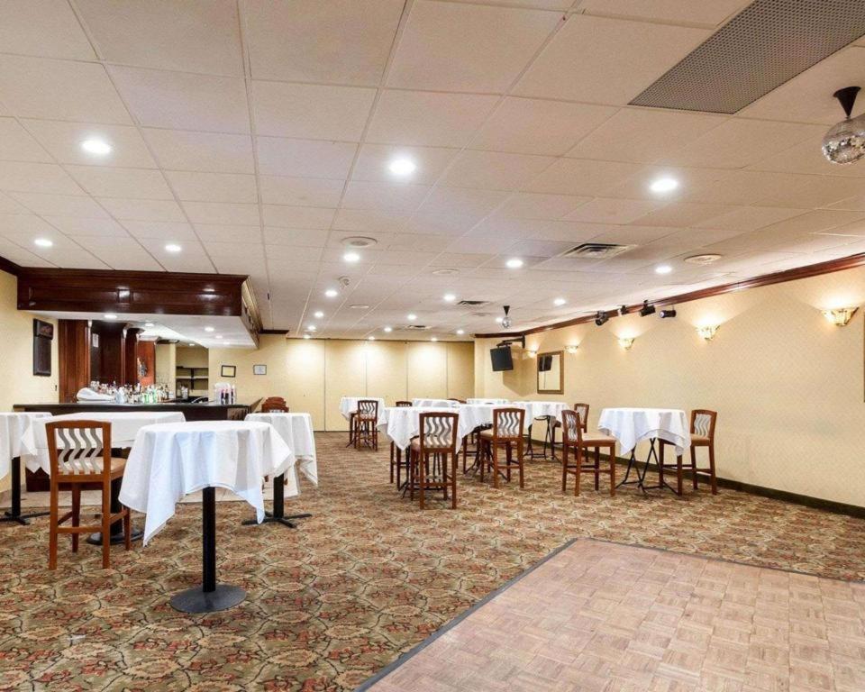 Quality Inn photo 9