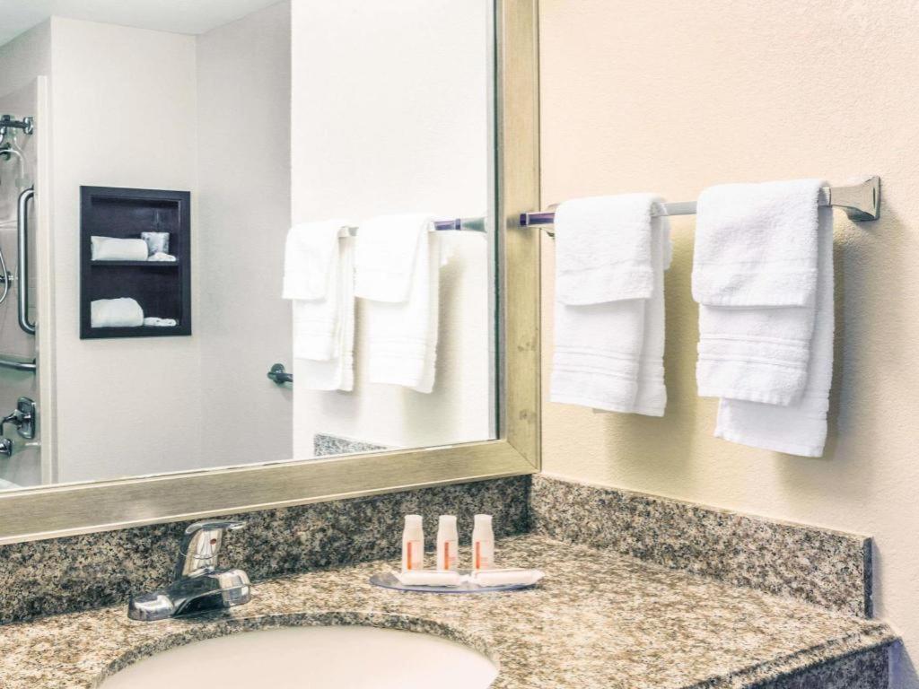 Days Inn by Wyndham Rayville photo 5