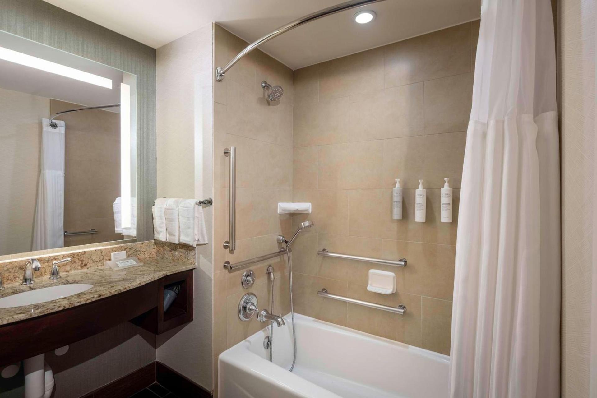Hilton Garden Inn Washington DC/Georgetown Area photo 23